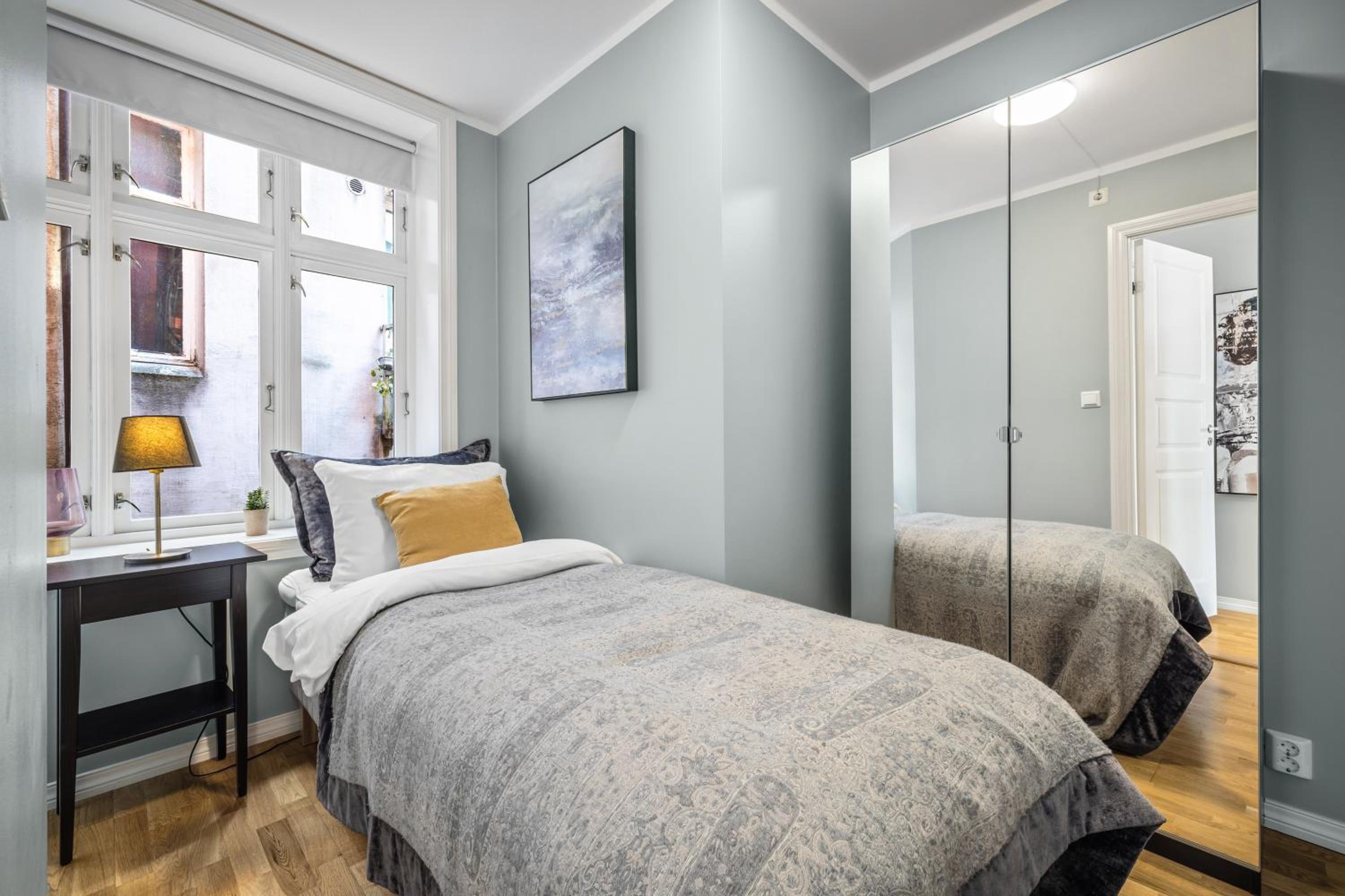 Three-Bedroom Apartment - First Floor - Photo 8