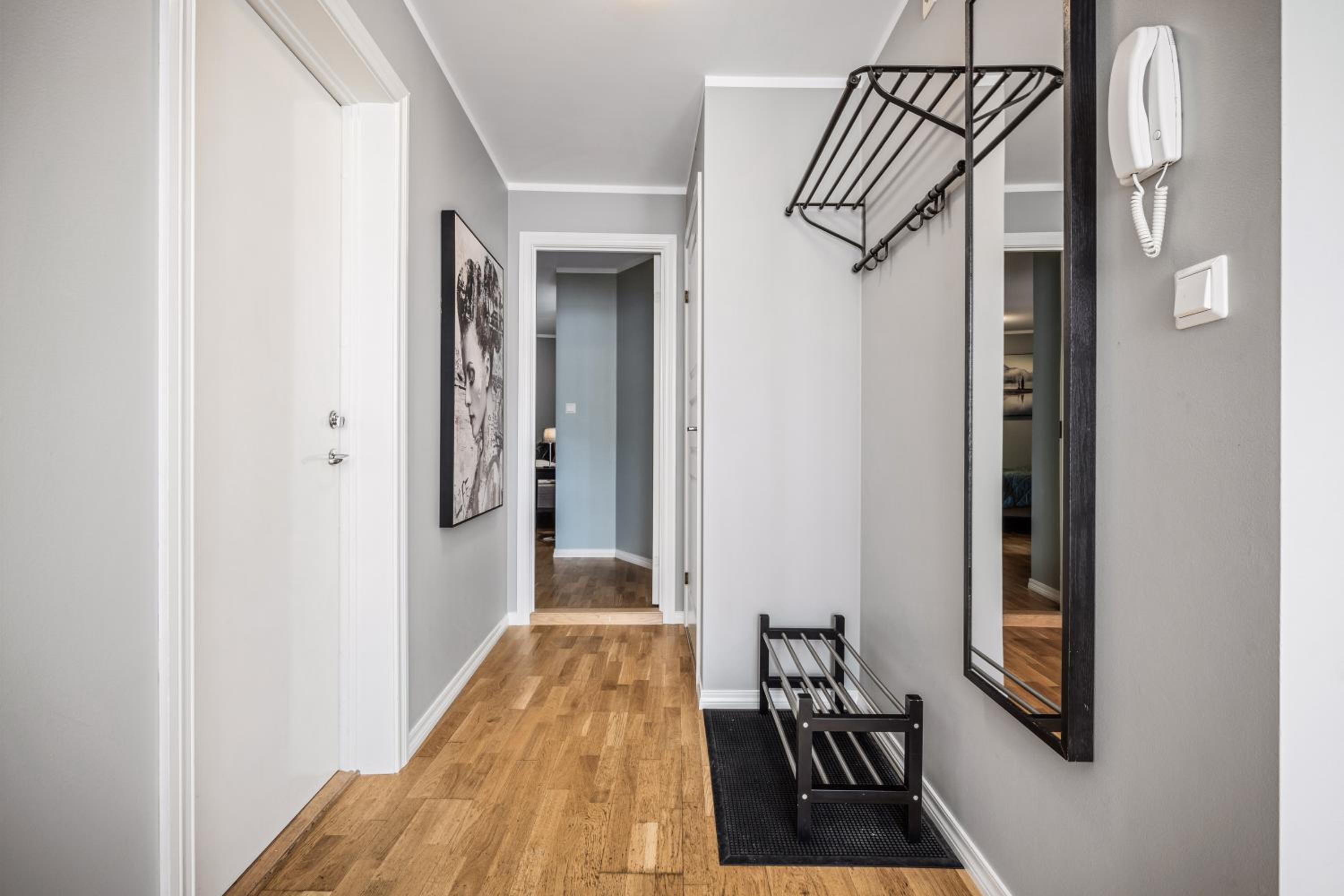 Three-Bedroom Apartment - First Floor - Photo 7