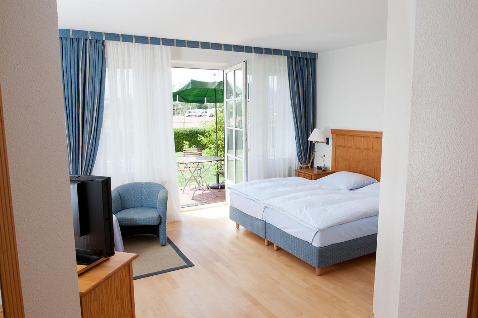 Double Room with Balcony (3 Adults) - Photo 3