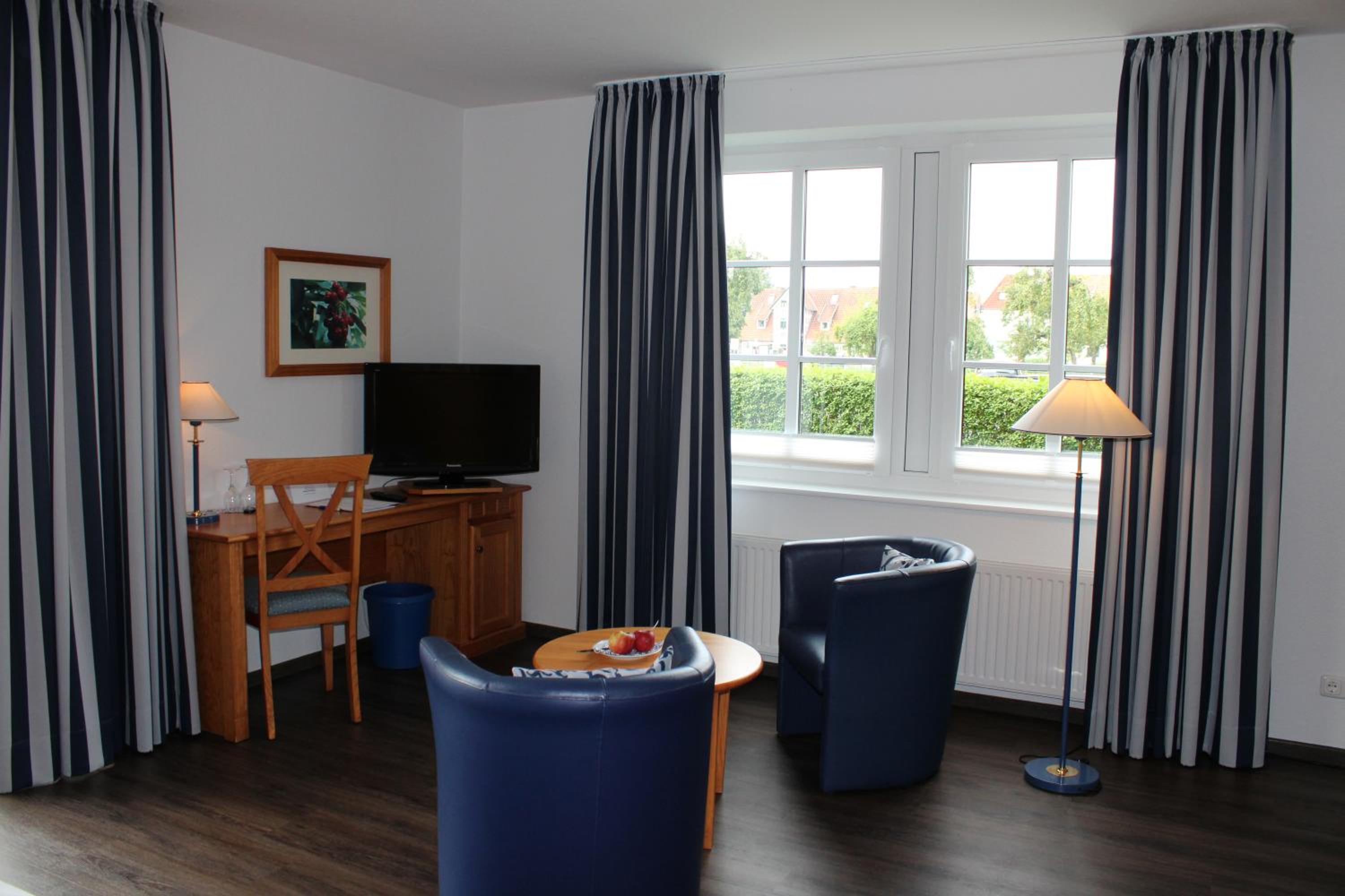 Large Double Room - Photo 5