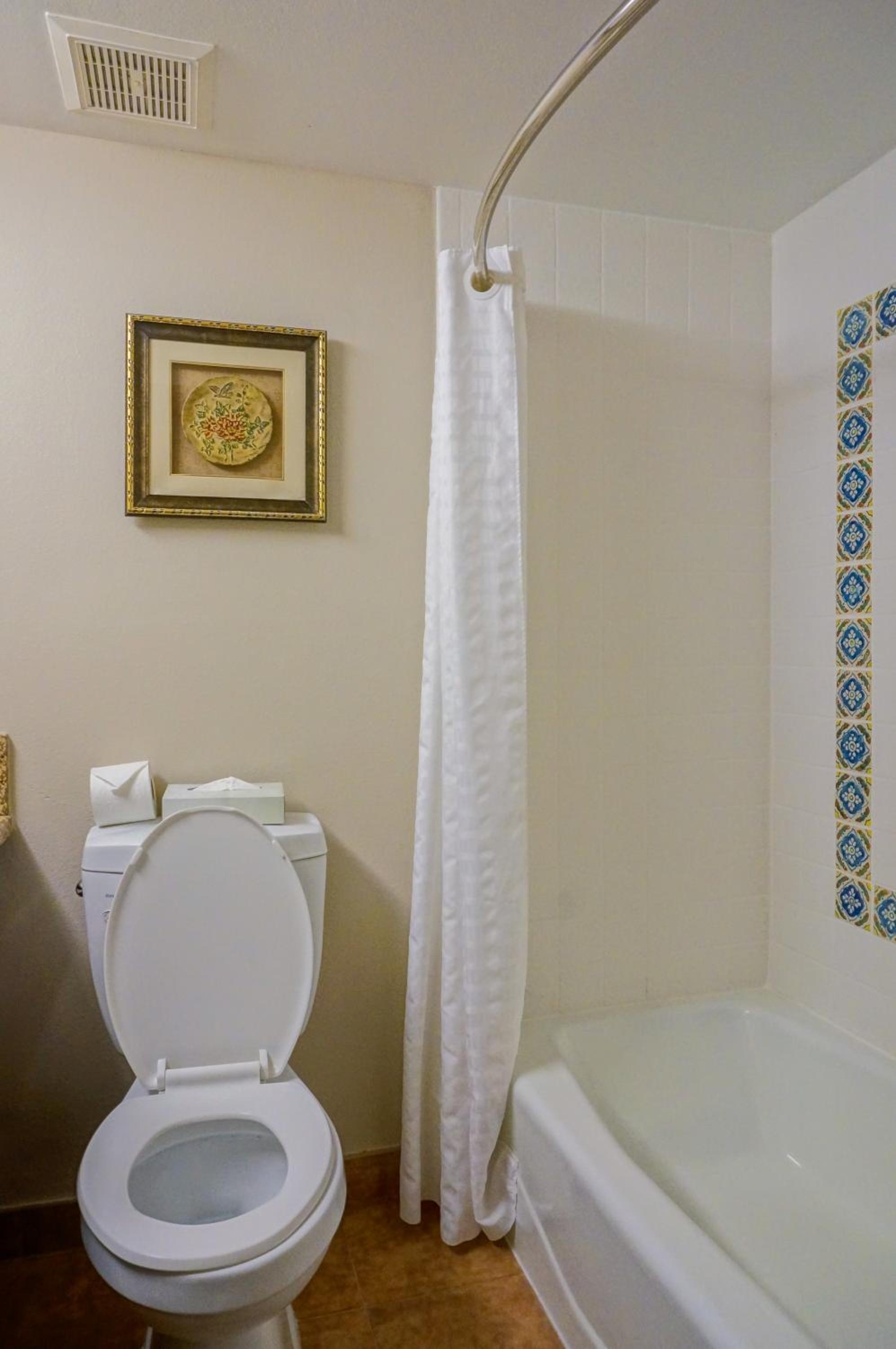 Standard King Suite photo 2