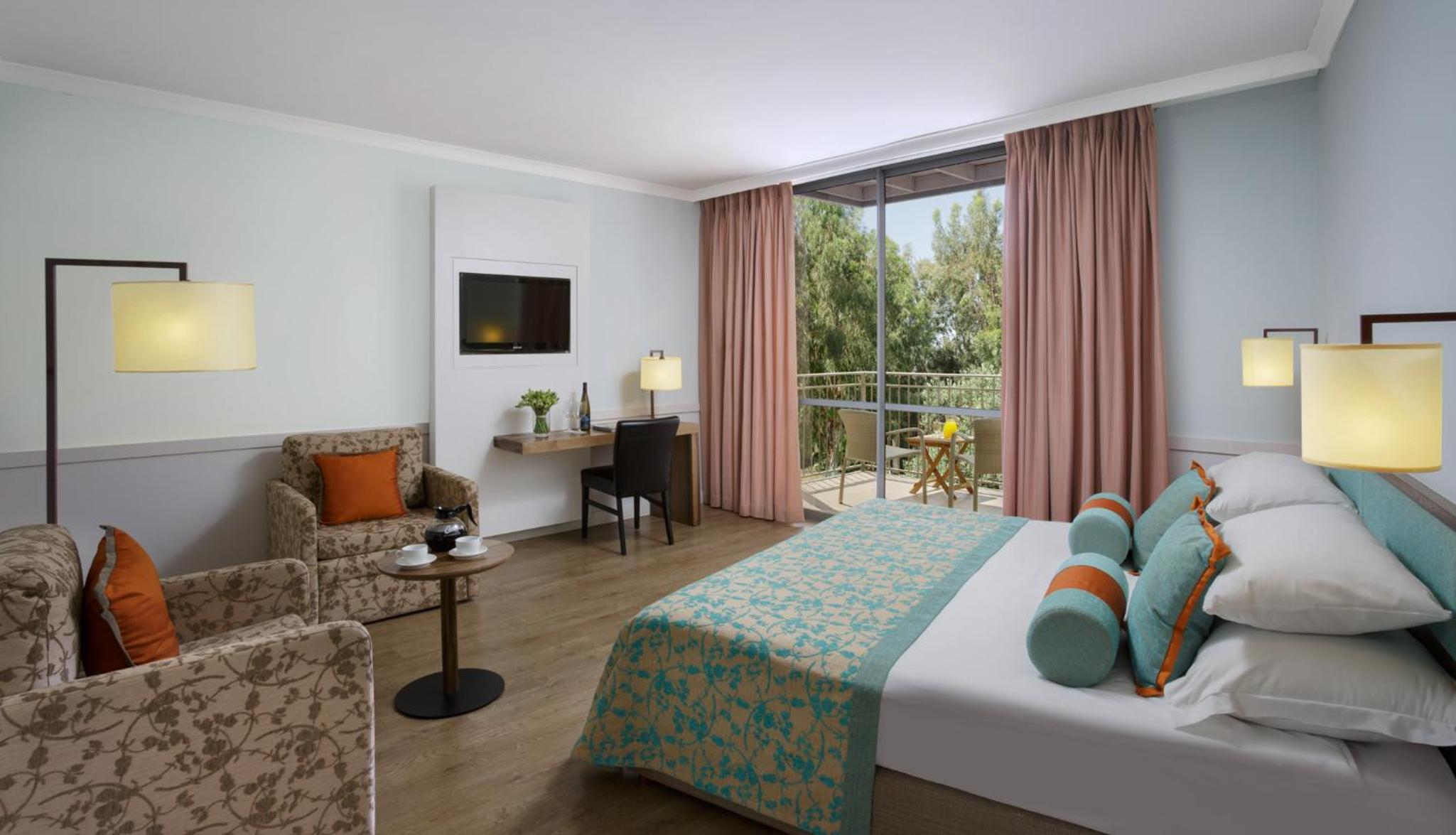 Hotel GRAND Deluxe Room with Garden View (Double or Twin) - Photo 3