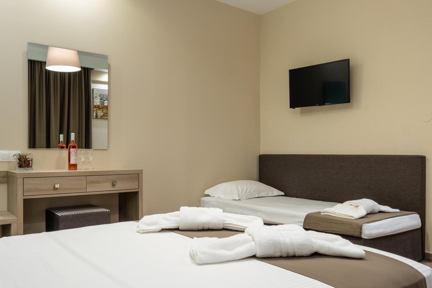 Deluxe Triple Room photo 2