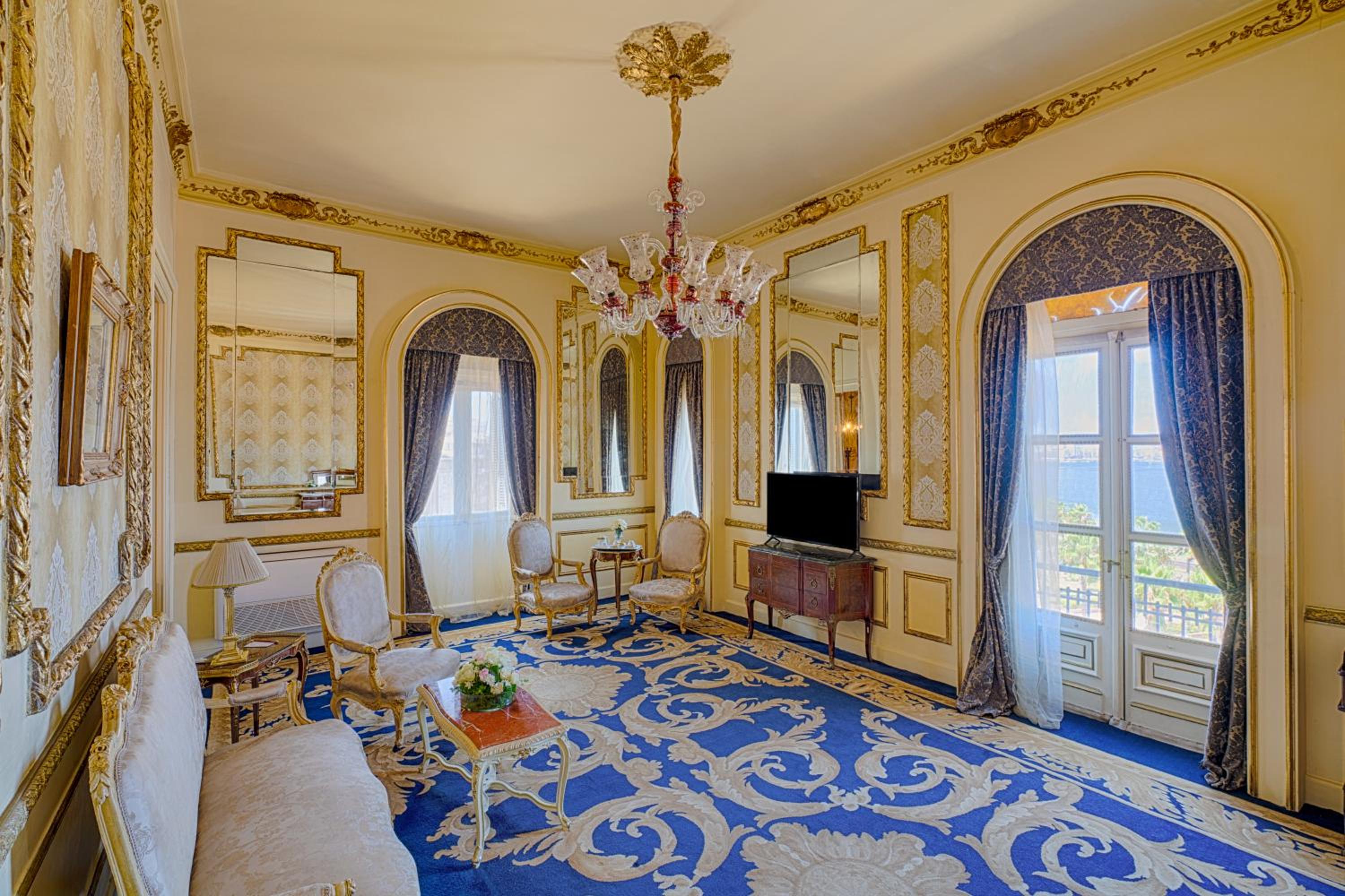 Golden Royal Suite Sea View With Light Dinner - Photo 1