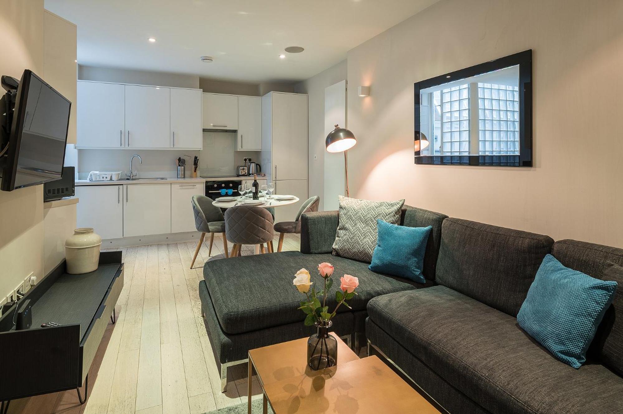 Apartment photo 2