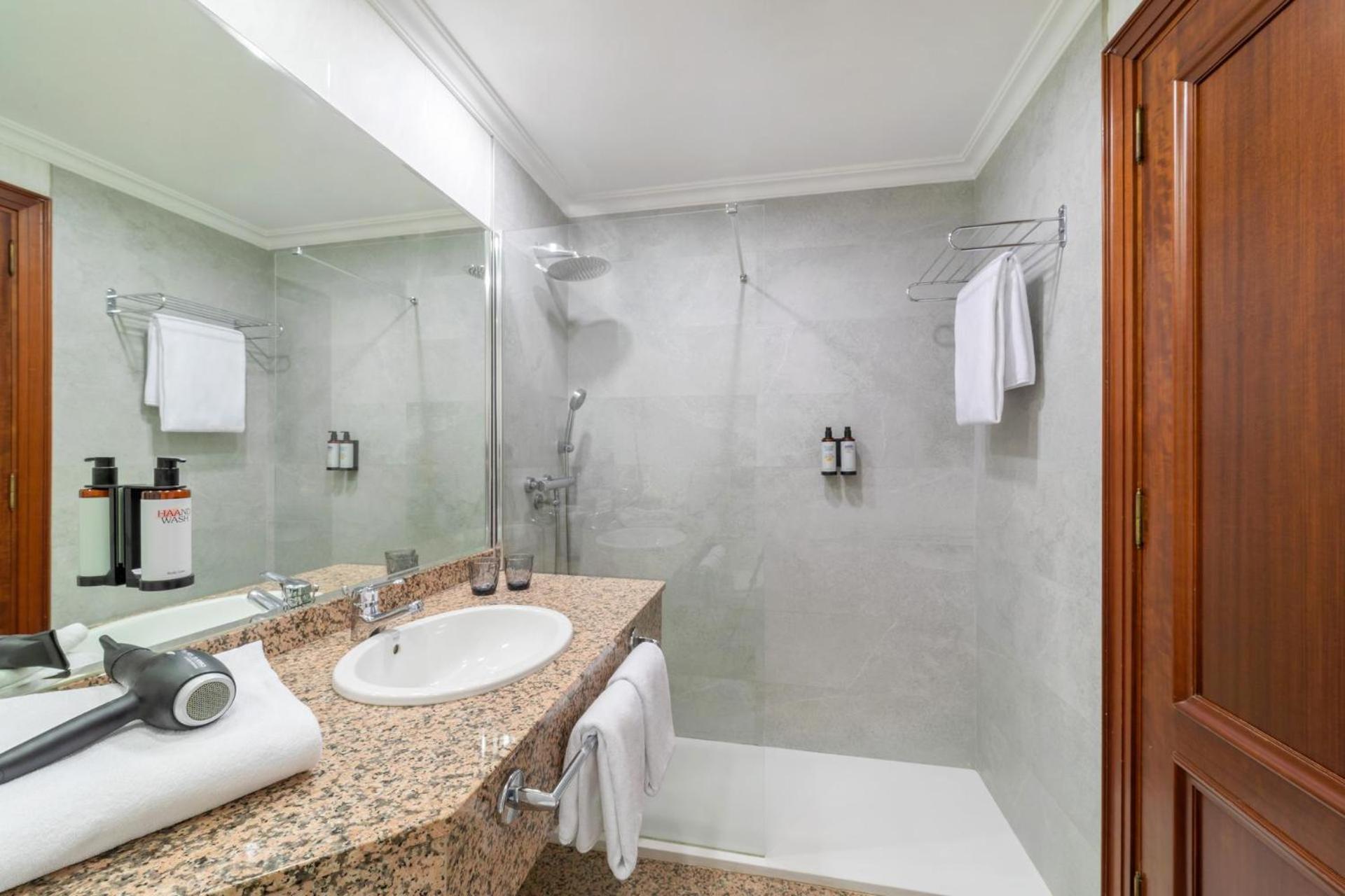 Standard Room - Photo 4