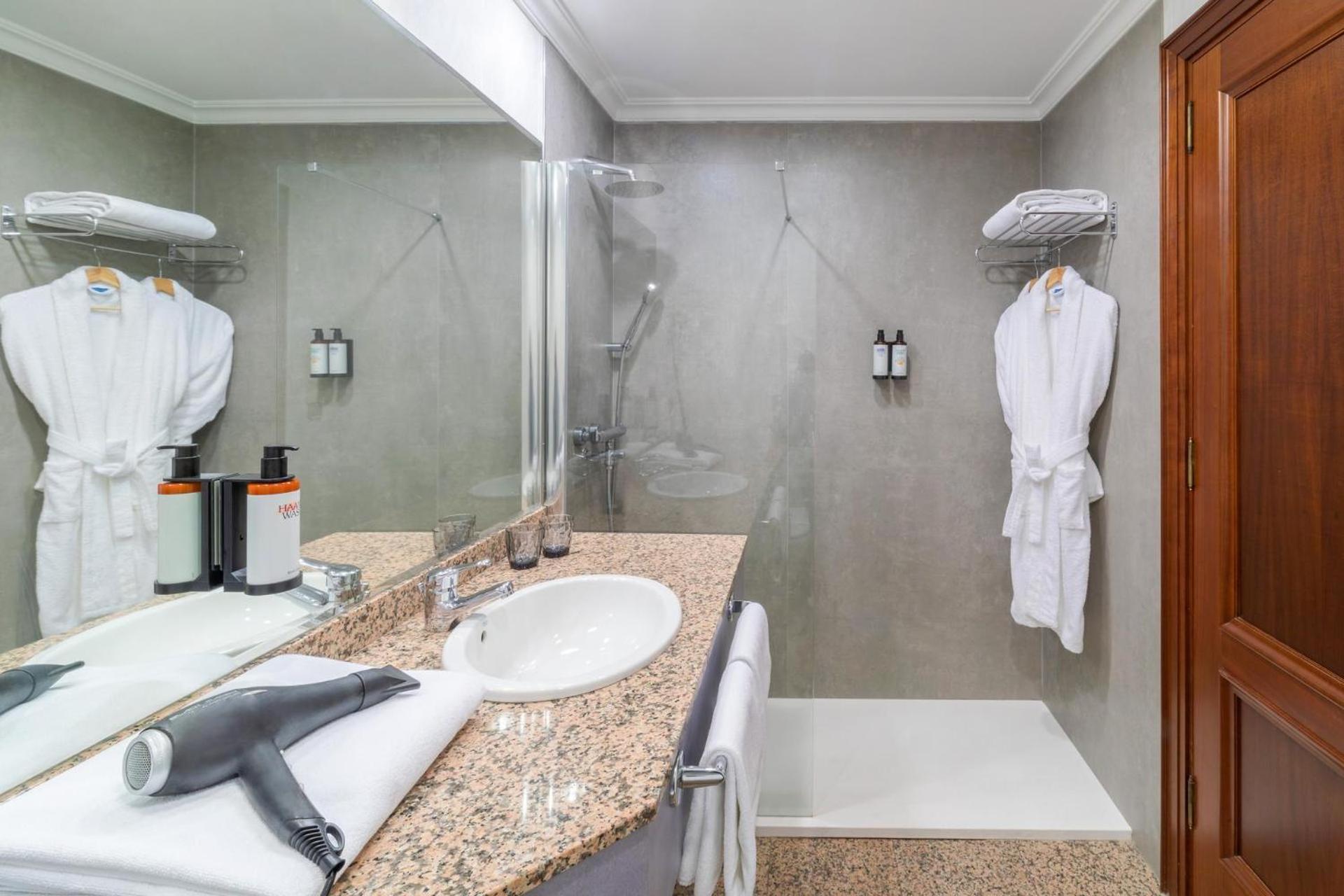 Premium Room - Photo 4