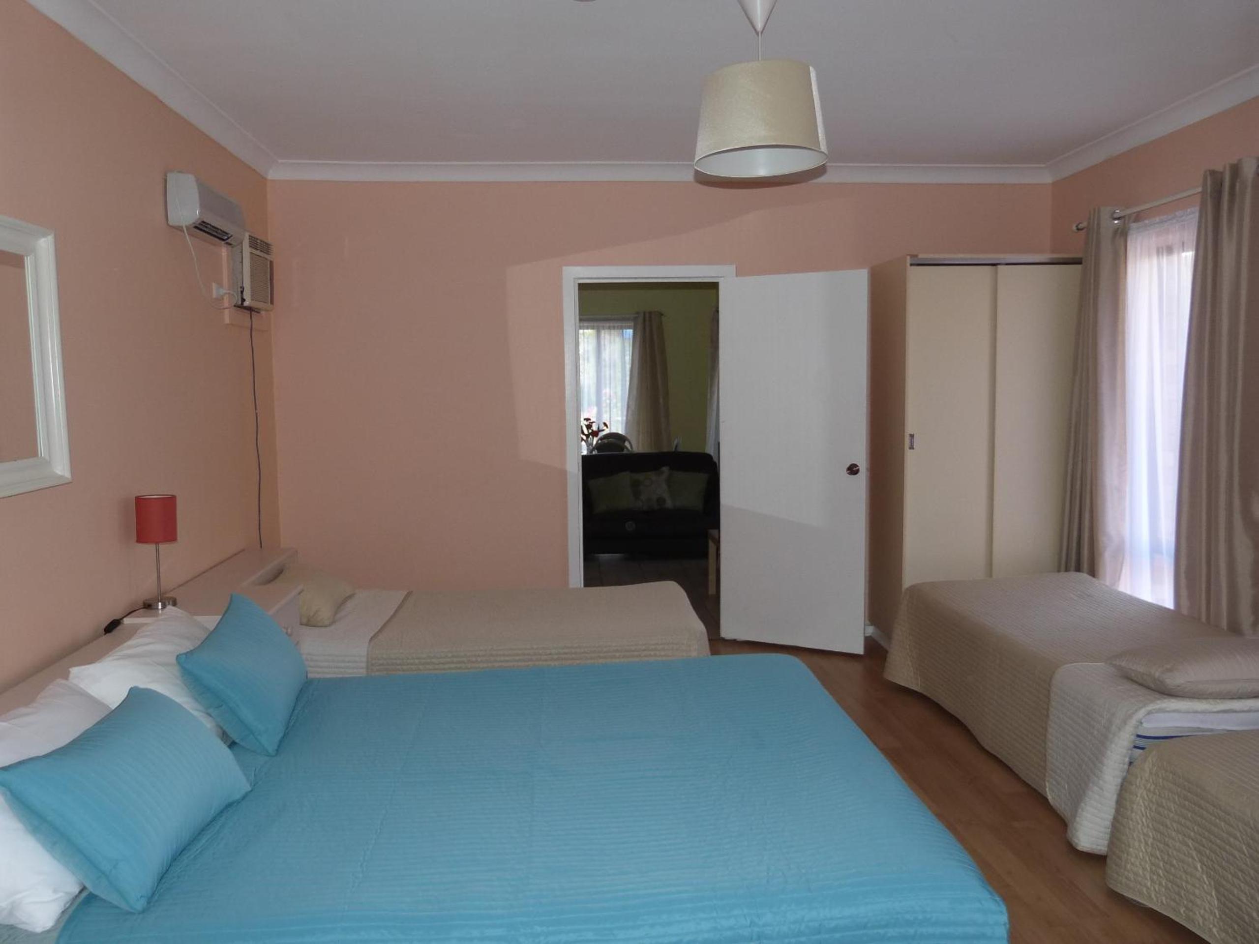 Family Apartment with Kitchen - Photo 4