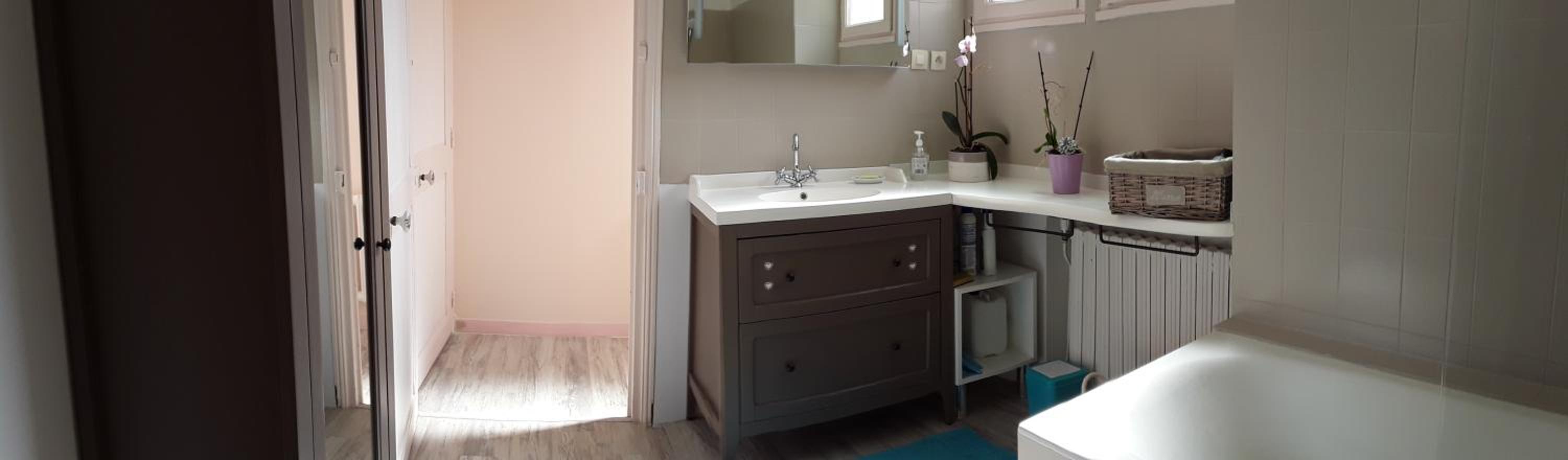 Large Double Room - Photo 8