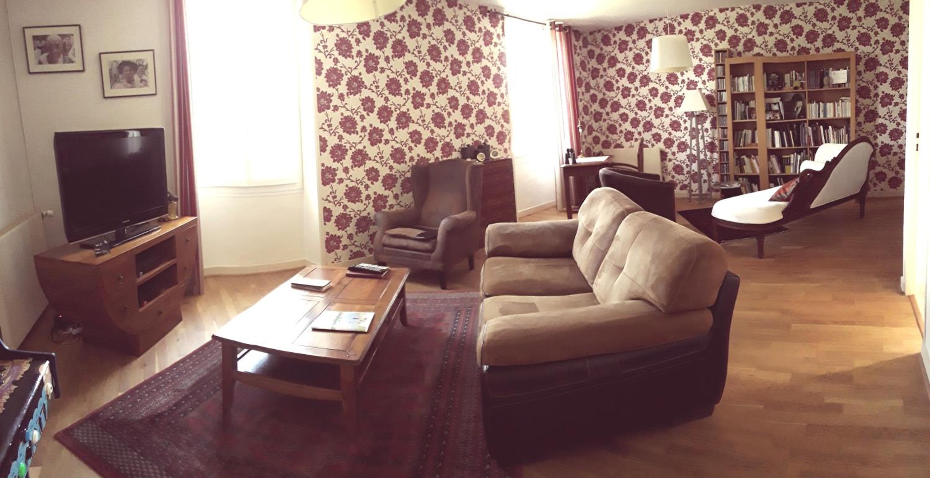 Large Double Room - Photo 9