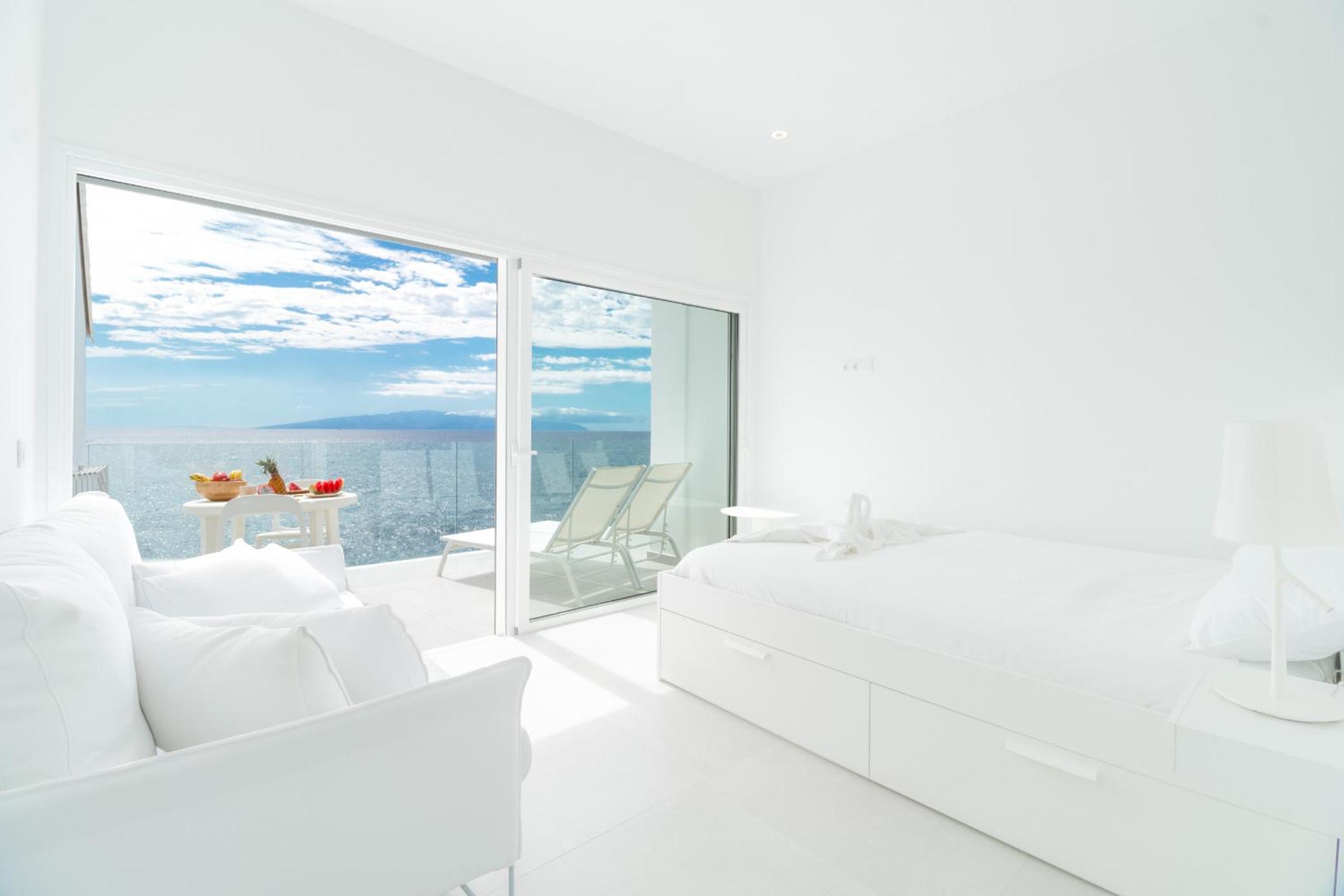 Estudio con vista al mar