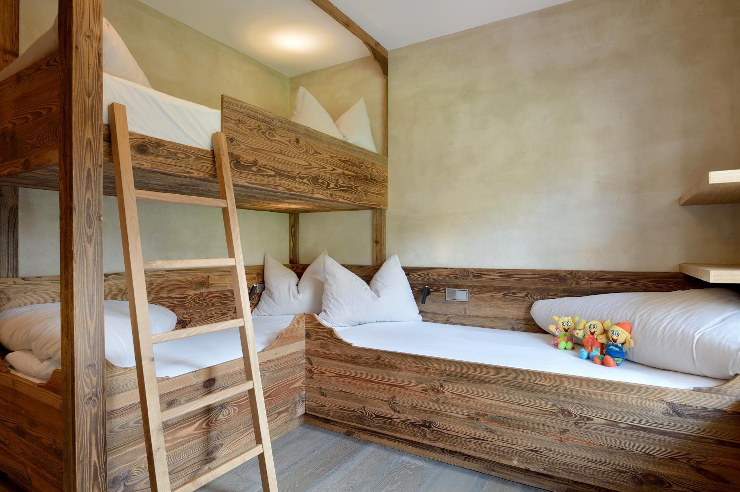 Superior Family Suite (2 Adults + 1 Child) photo 1