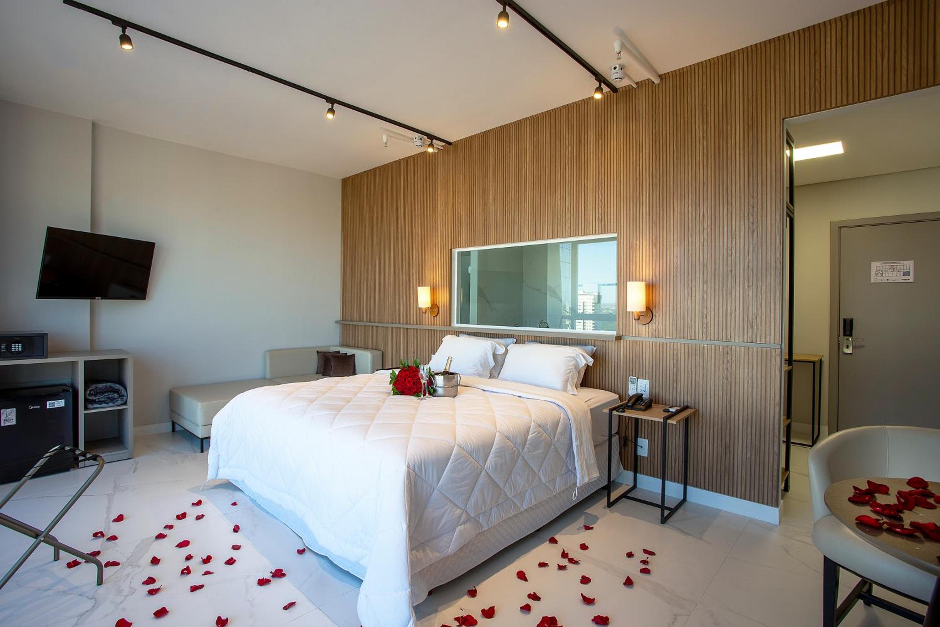 Suite - Photo 4
