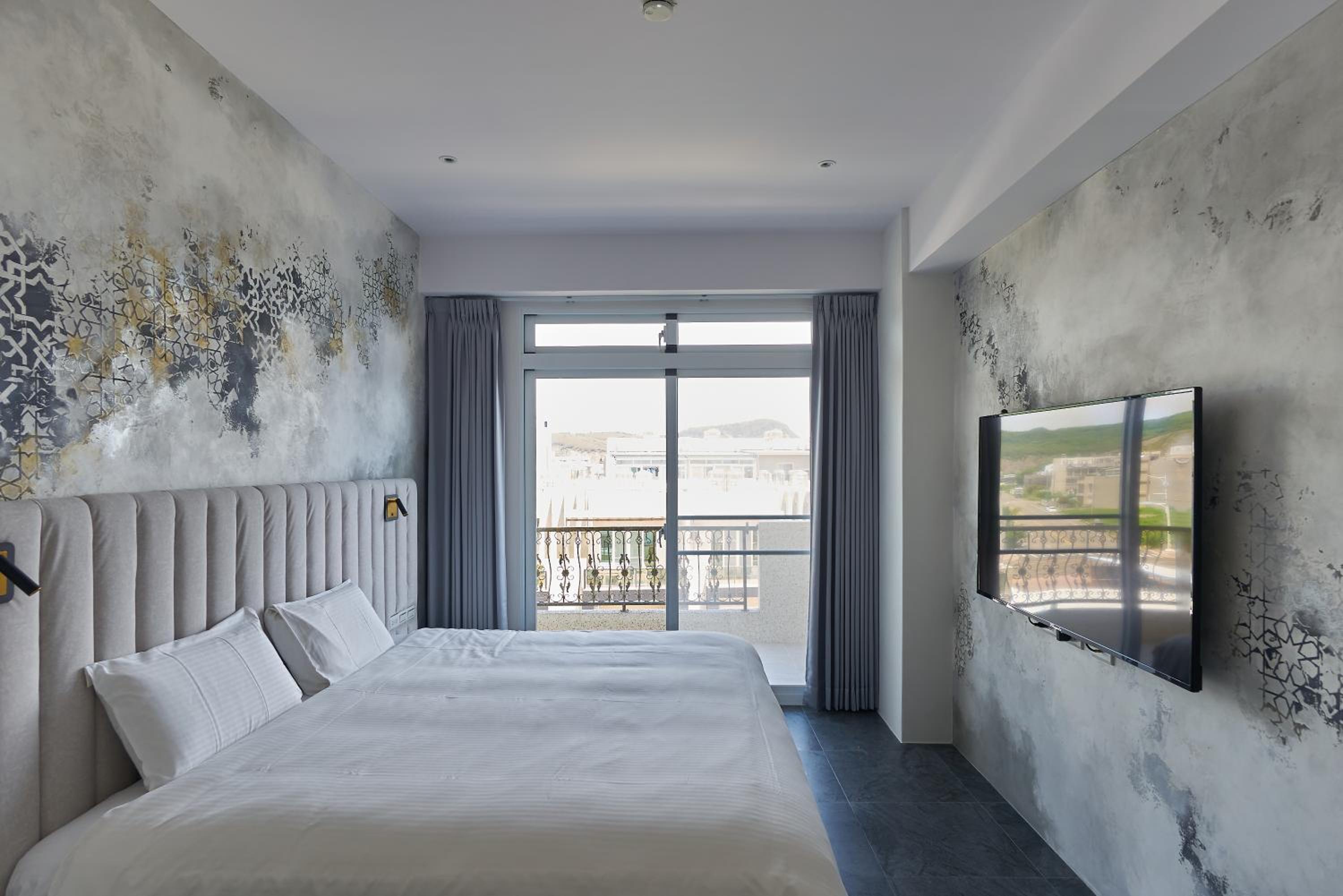 Deluxe King Room photo 3