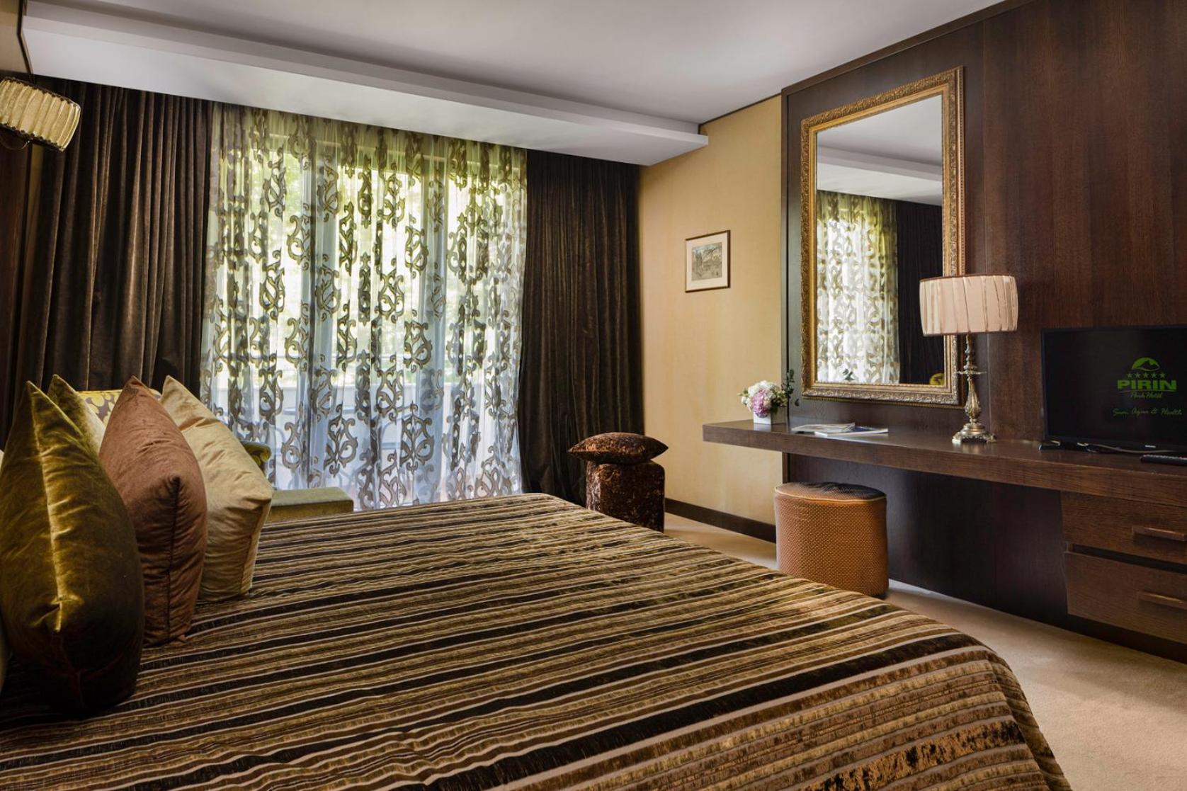 Presidential Suite with Free SPA Access photo 2