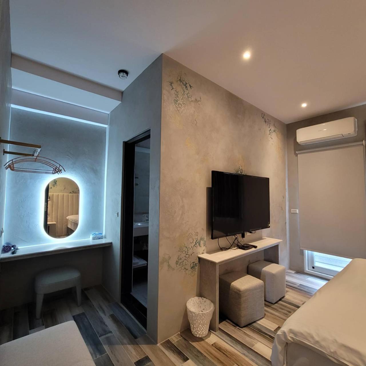 King Room with Mountain View photo 2