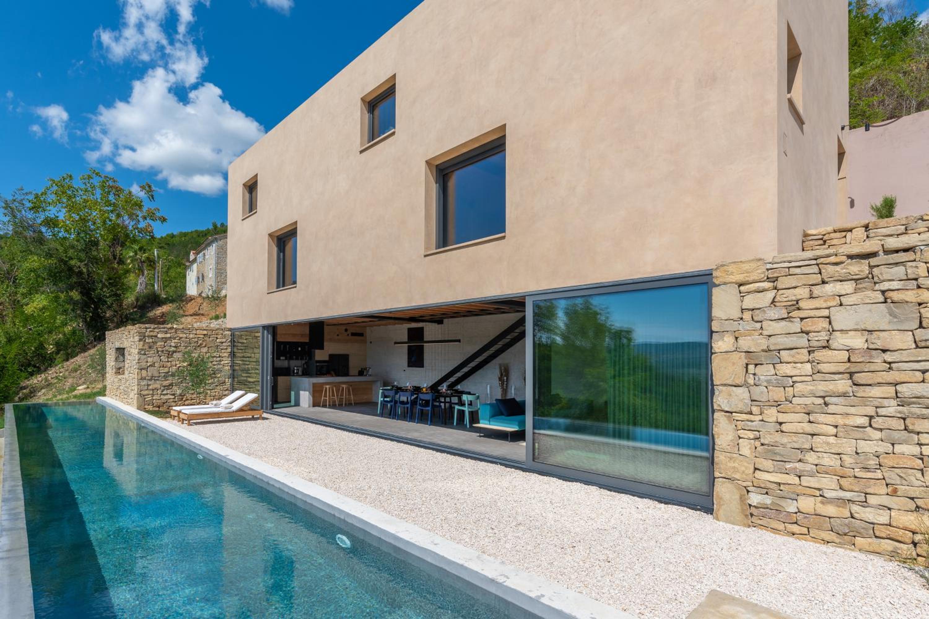 Villa photo 2
