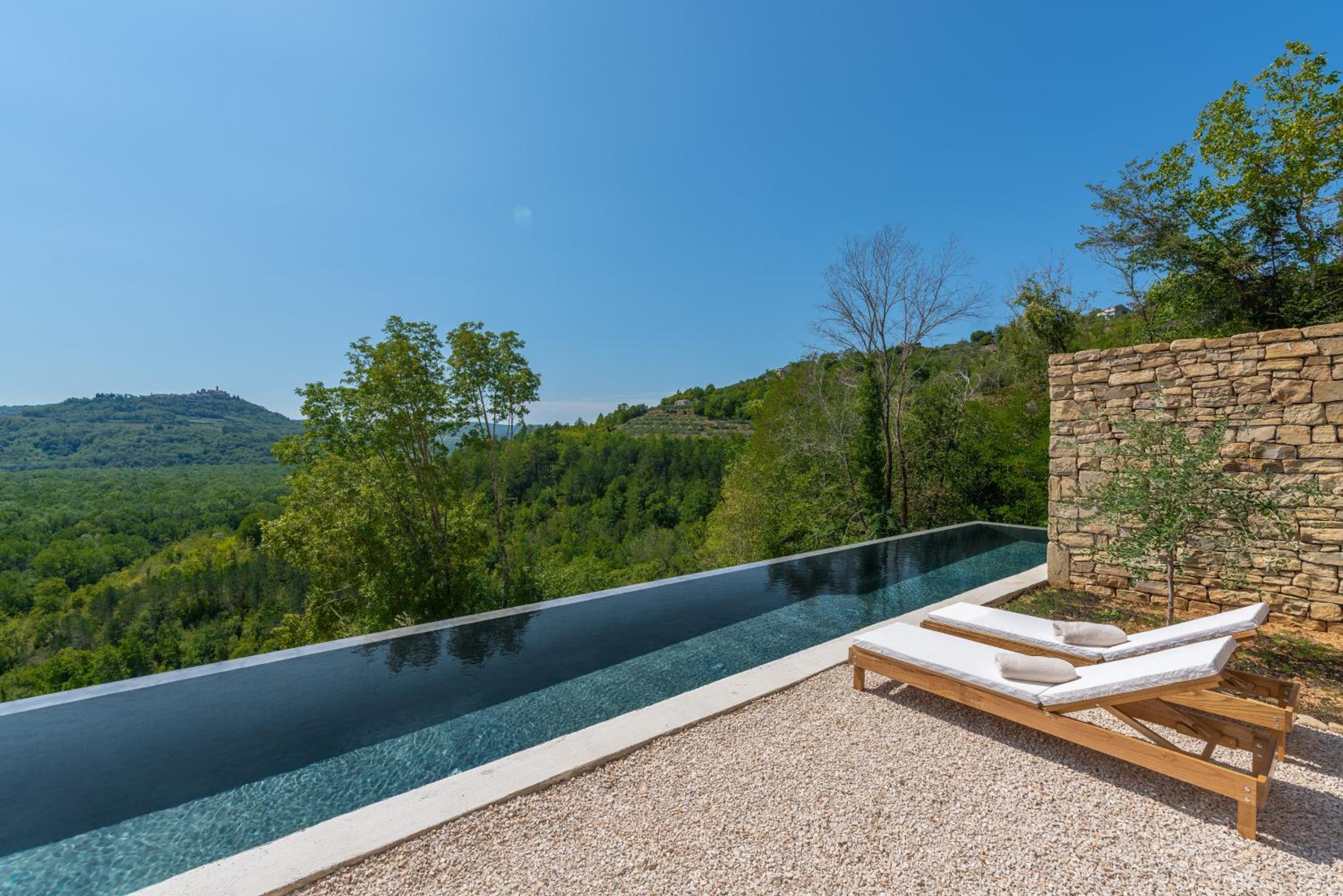 Villa photo 2