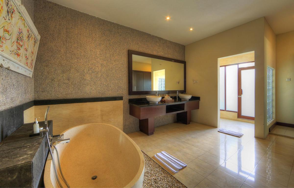 One-Bedroom Villa - Photo 3
