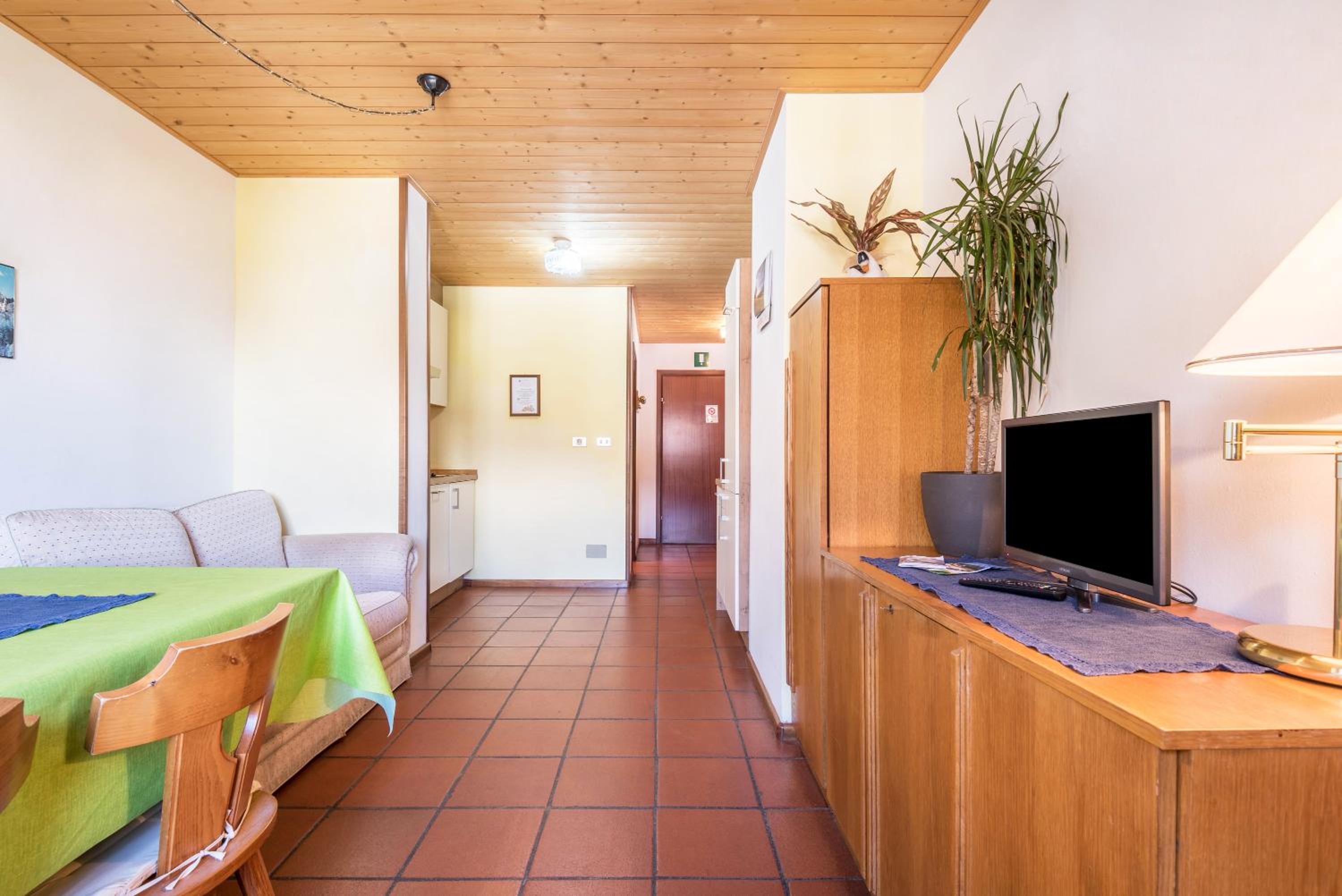 Two-Bedroom Deluxe Apartment with Garden View photo 1