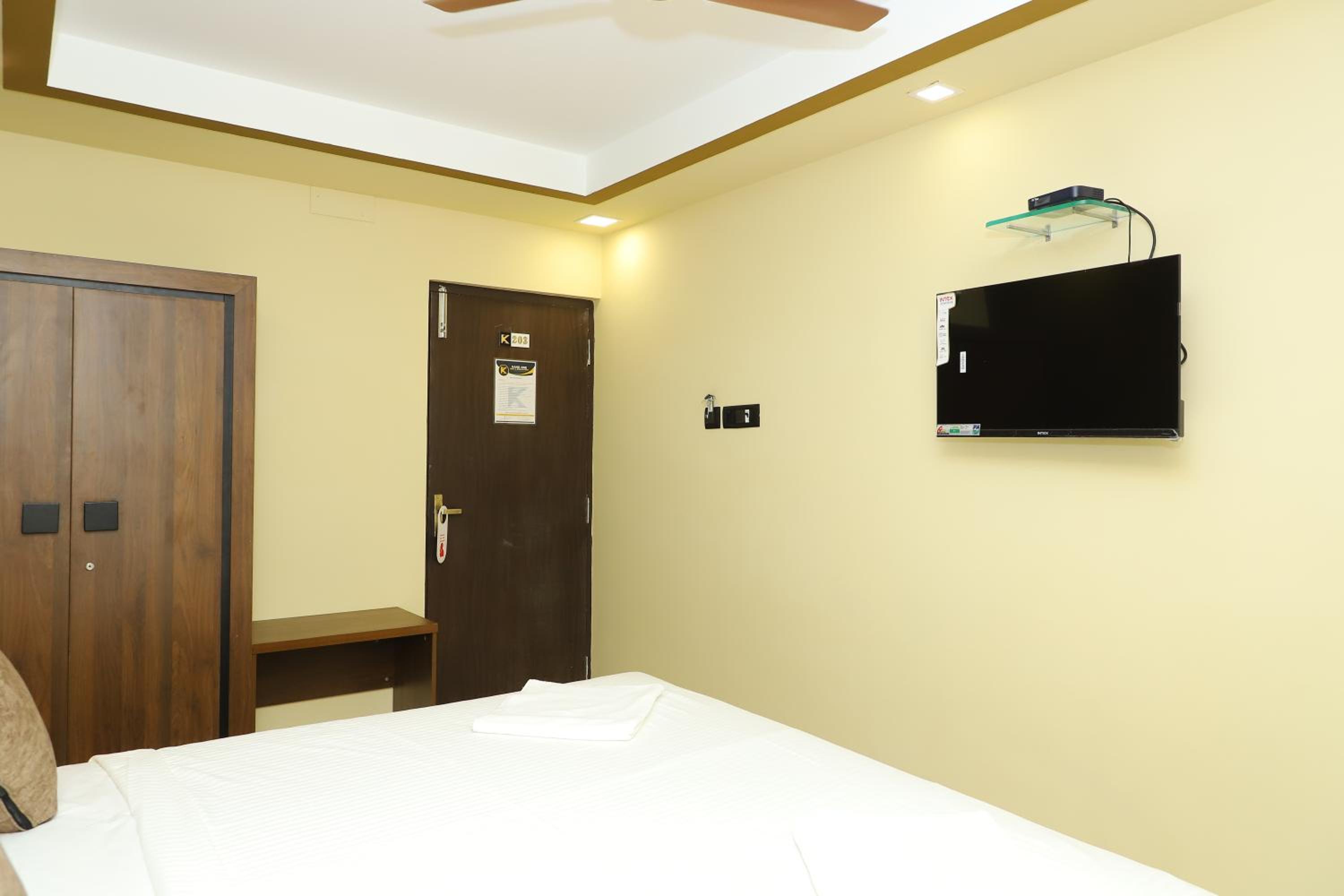 Double Room - Photo 13