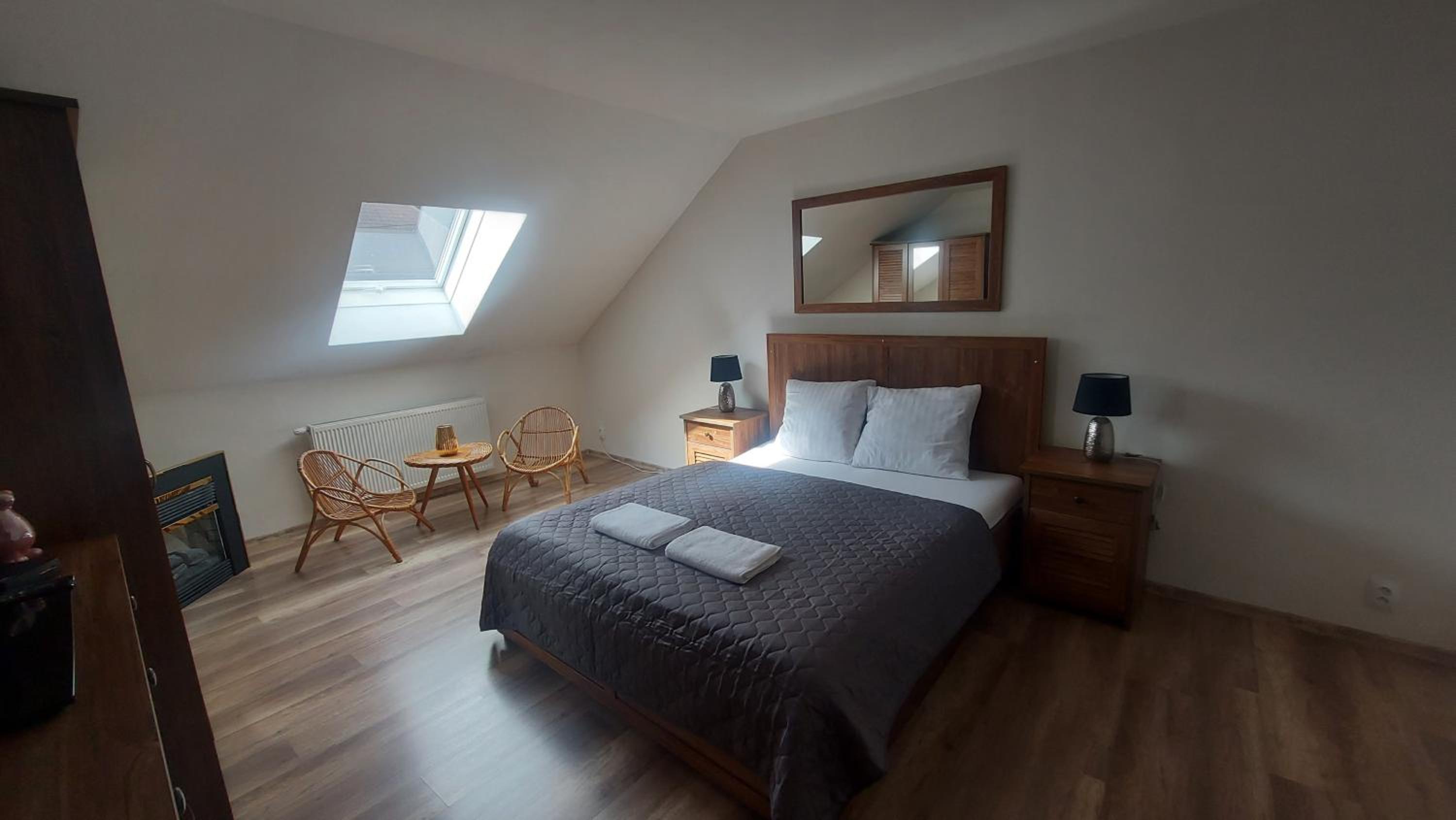 Five-Bedroom House photo 1