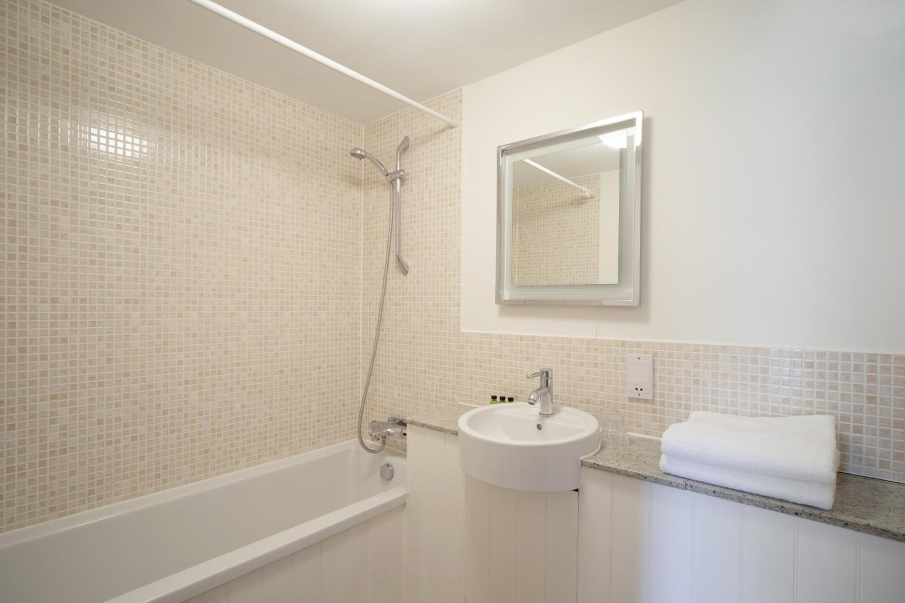 Cottage Standard Double or Twin Room  - Photo 4
