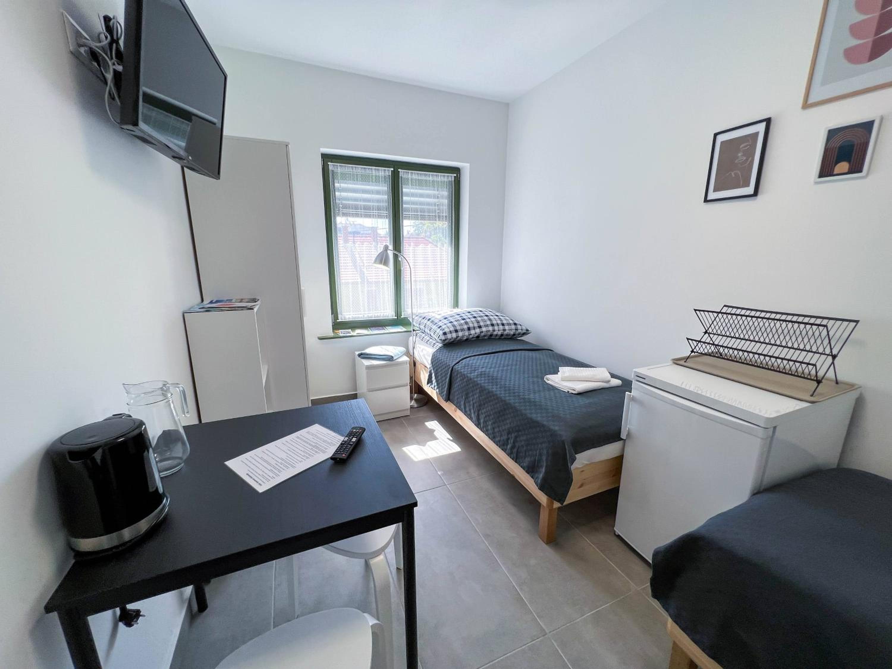 One-Bedroom Apartment photo 1
