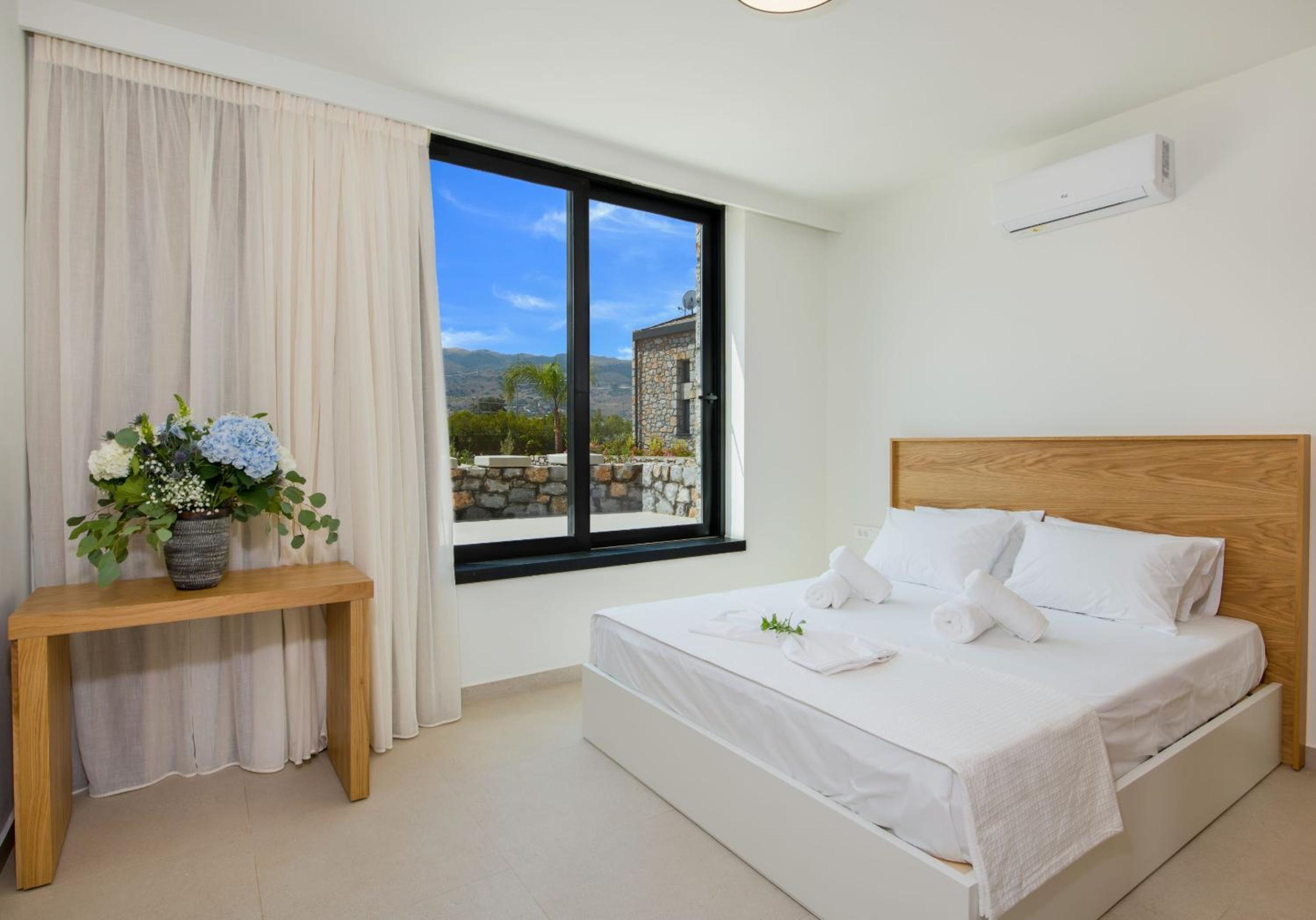 Three-Bedroom Villa photo 2