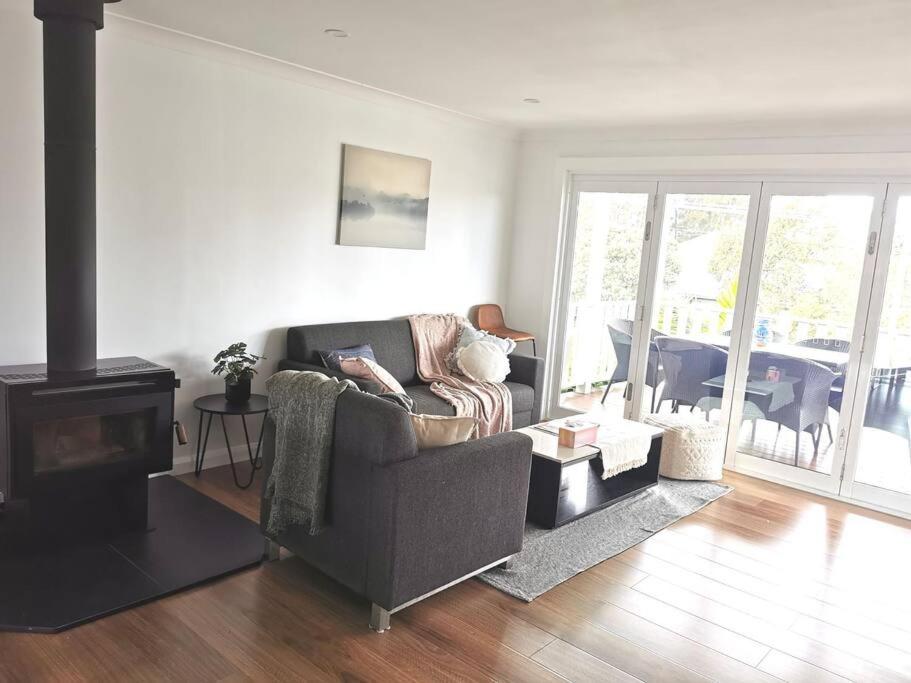 Three-Bedroom House photo 3