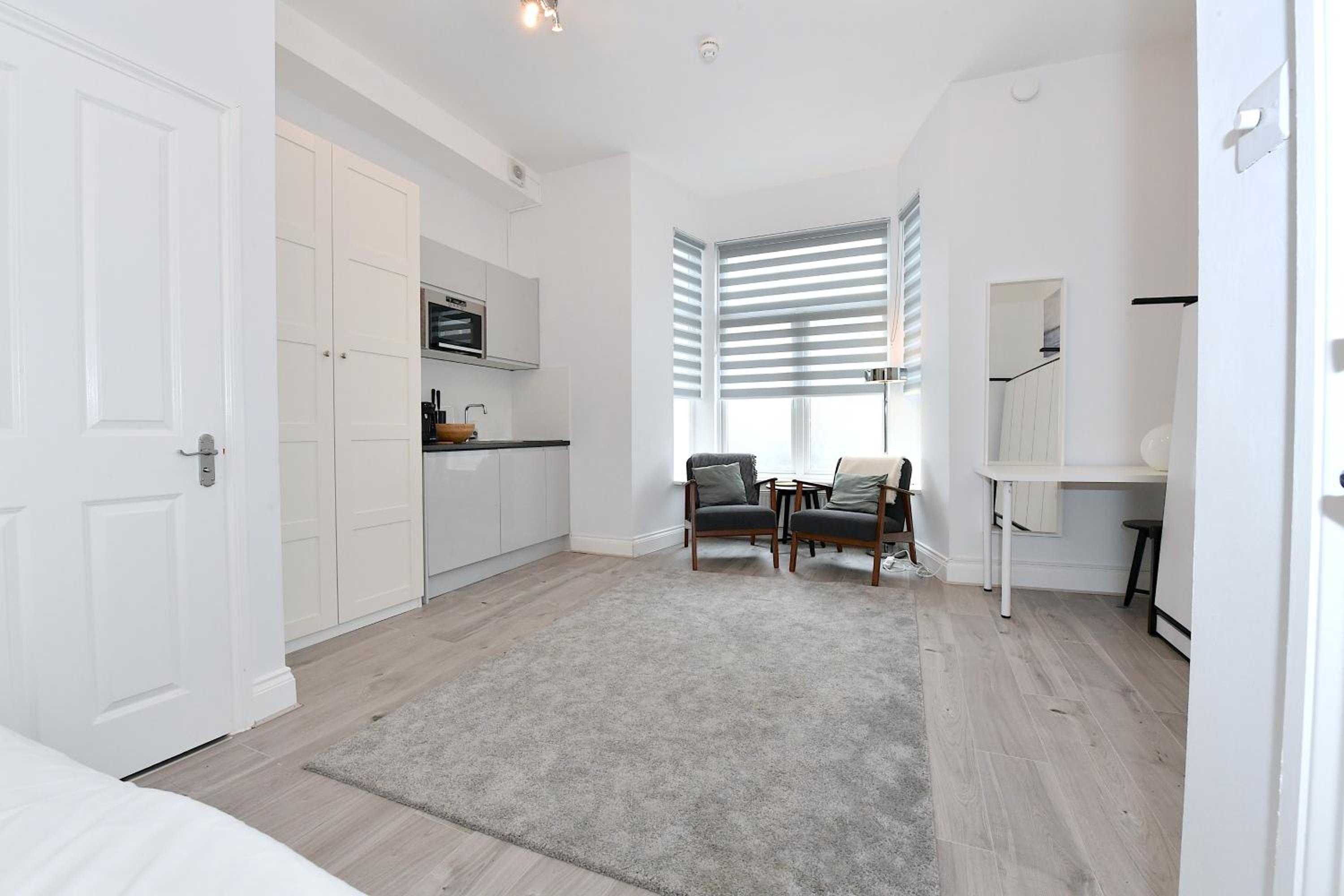 Studio Apartment photo 1