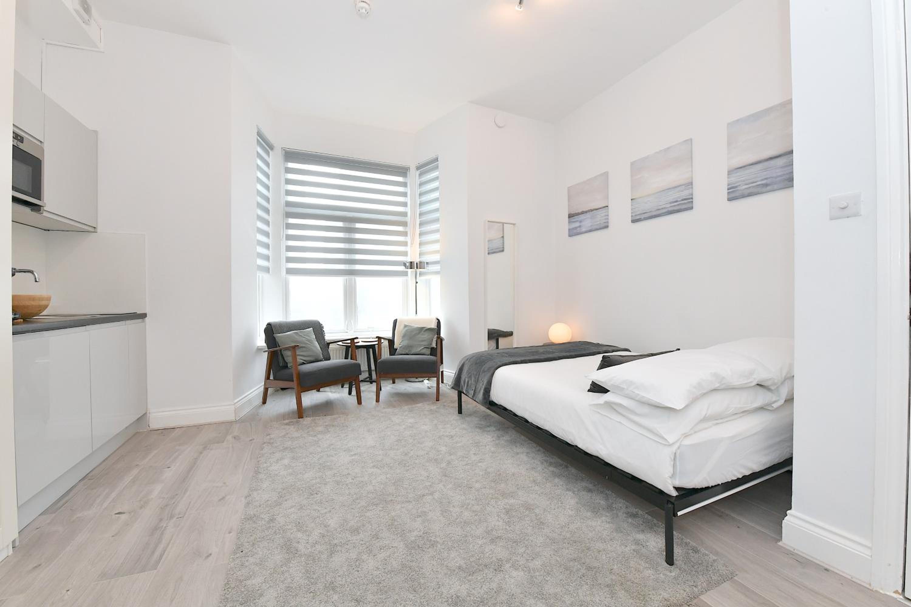 Studio Apartment photo 2