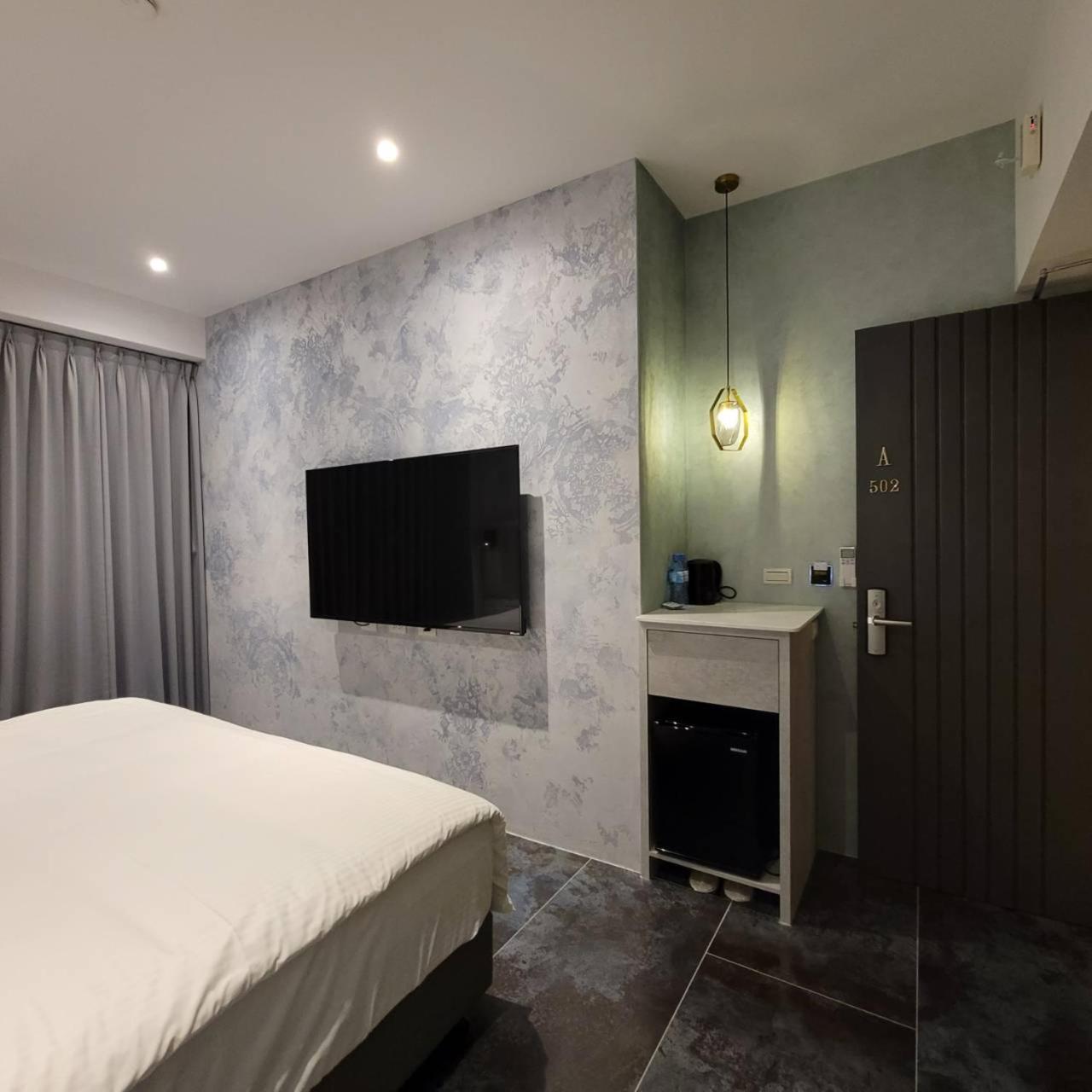 Deluxe King Room photo 3