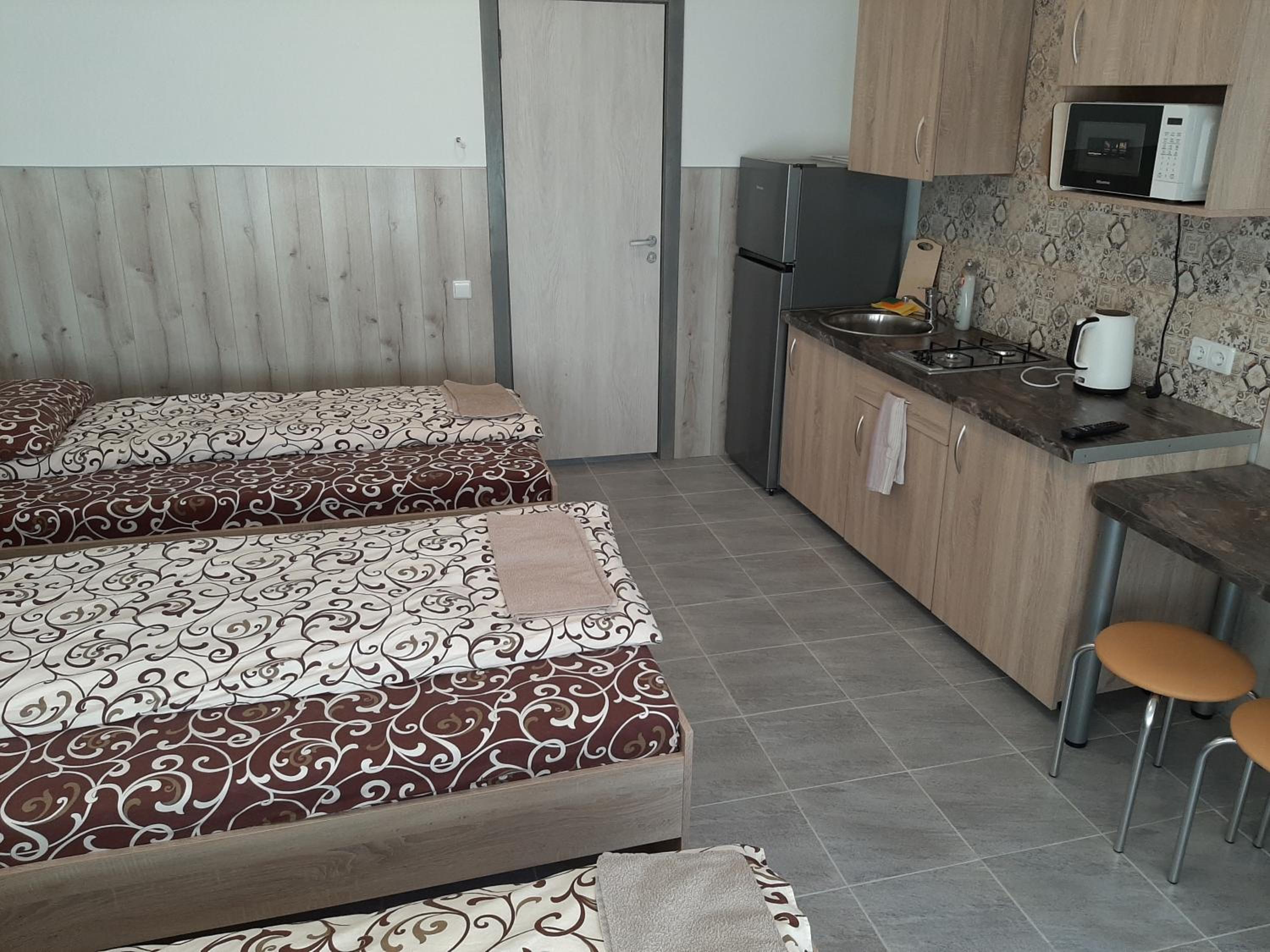 Triple Room with Private Bathroom - Photo 3