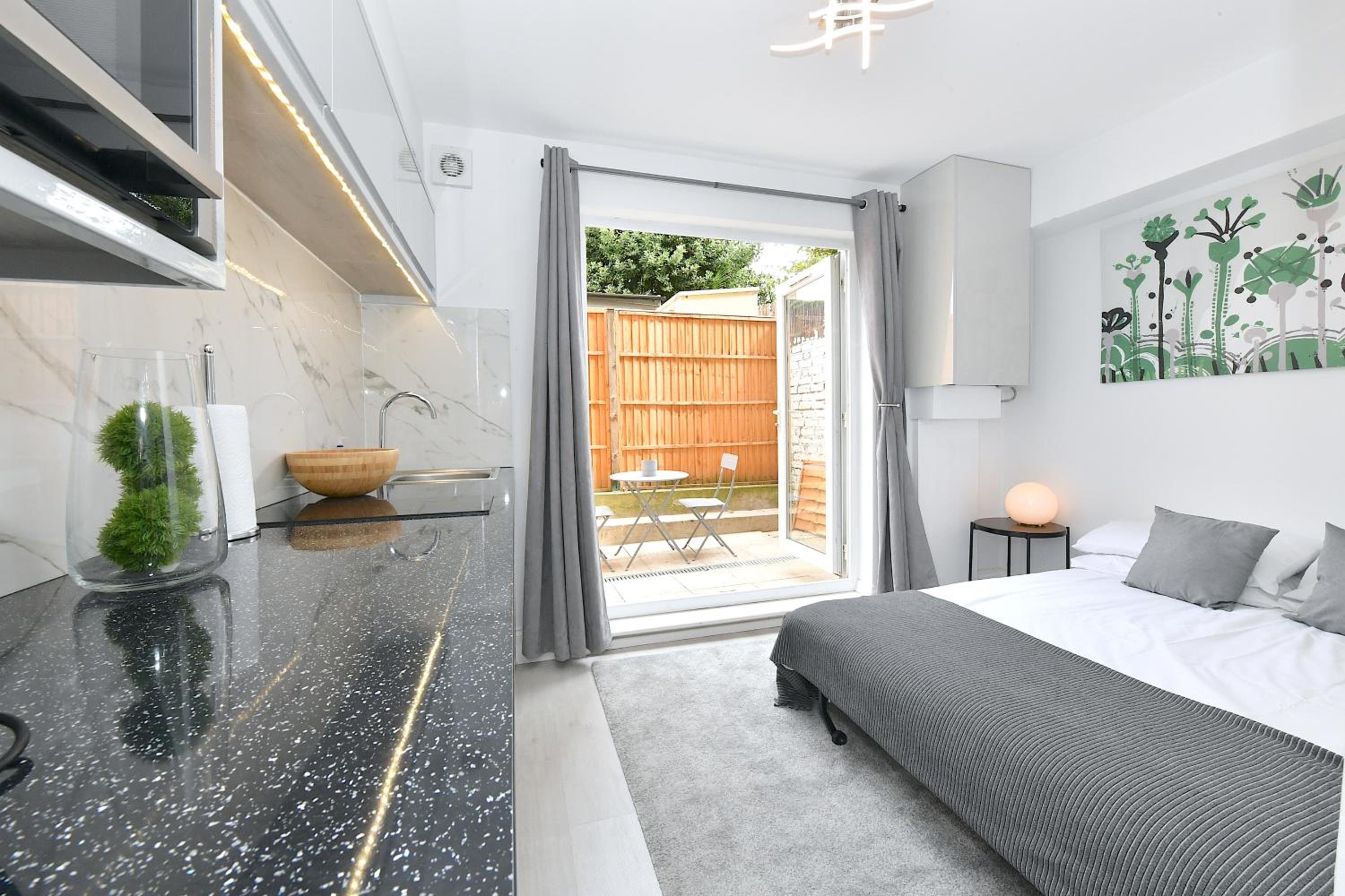 Deluxe Family Suite photo 1