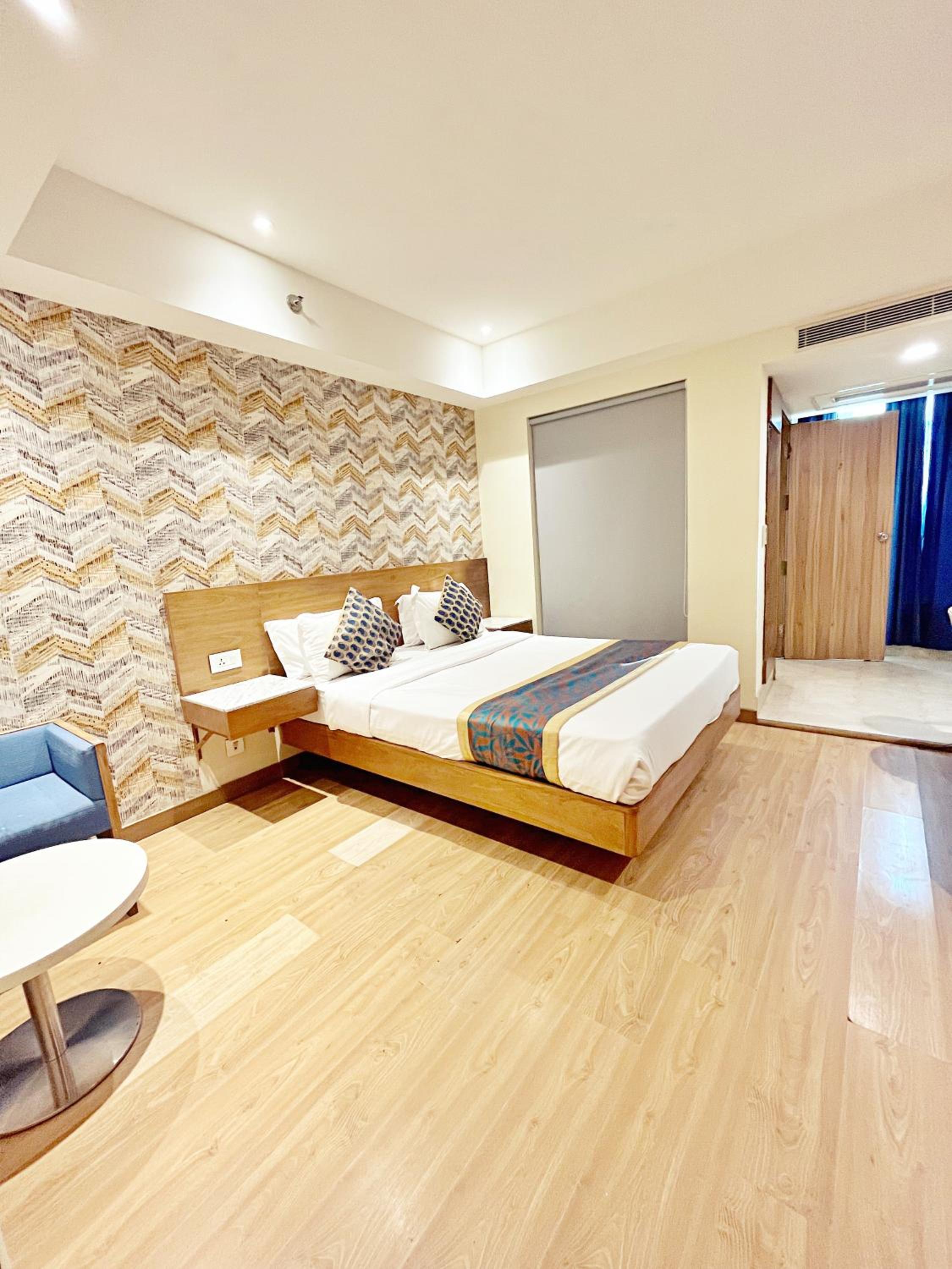 Deluxe Double or Twin Room - Photo 22