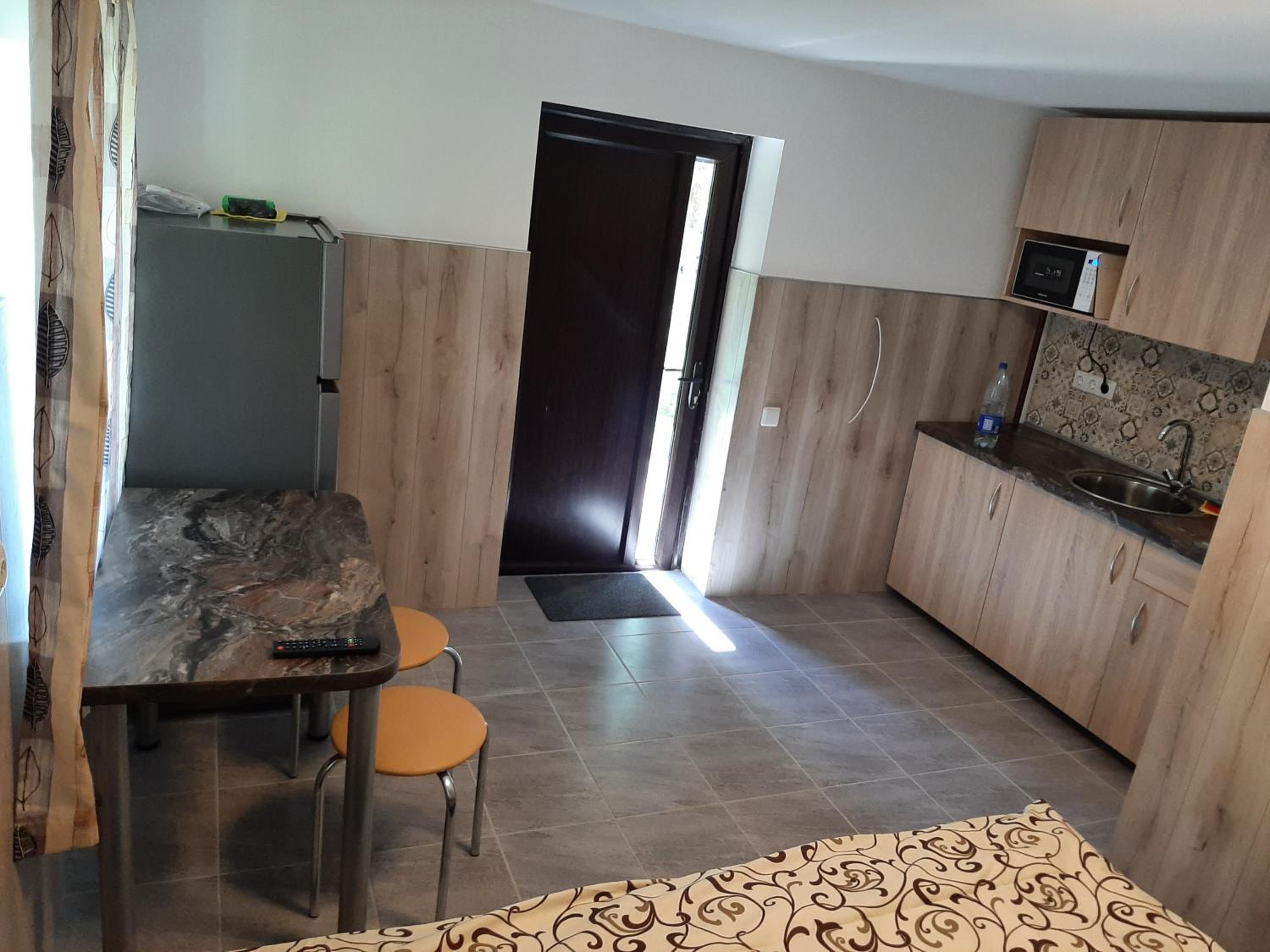 Twin Room with Bathroom - Photo 8