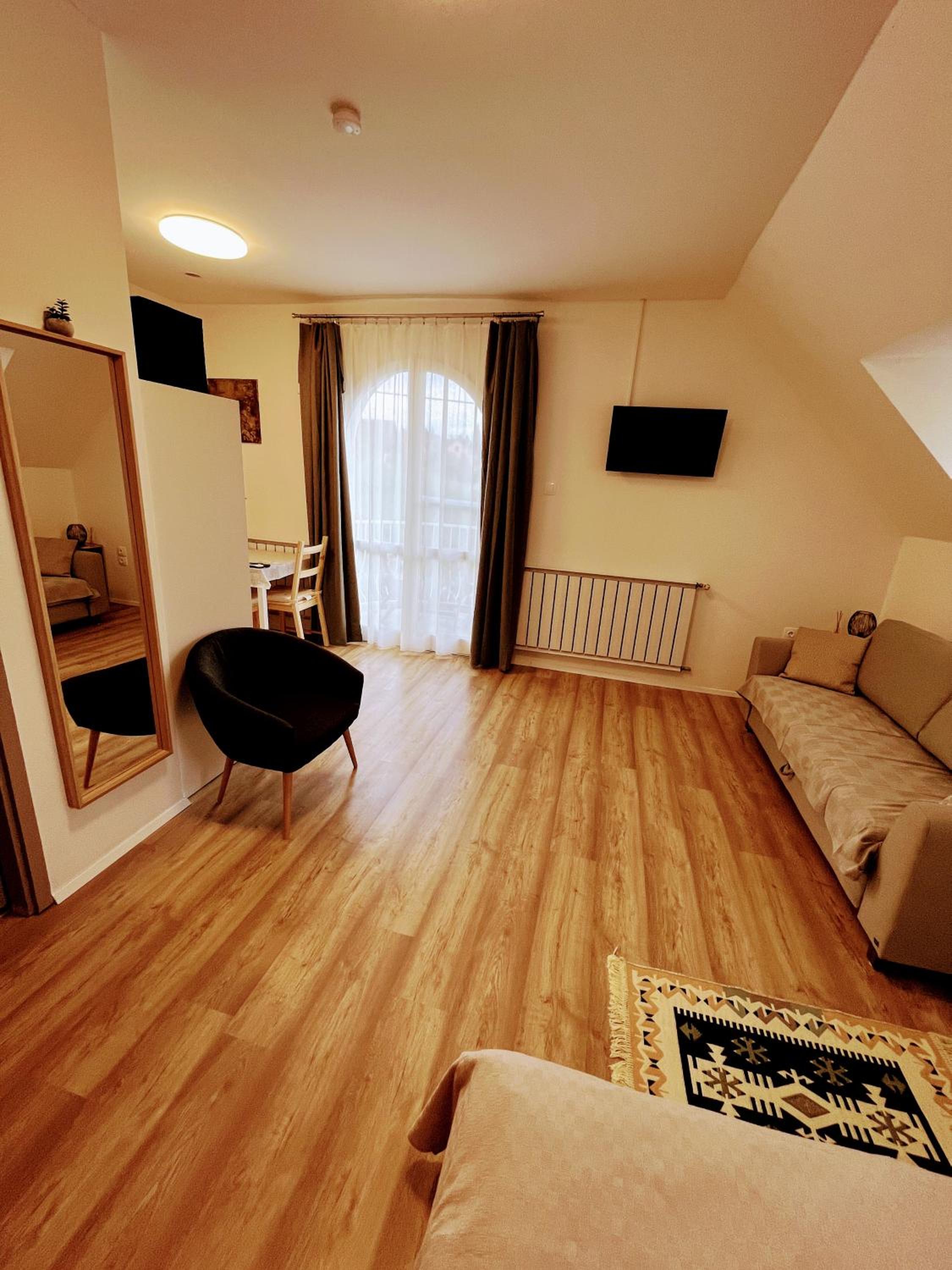 Apartment with Balcony photo 2