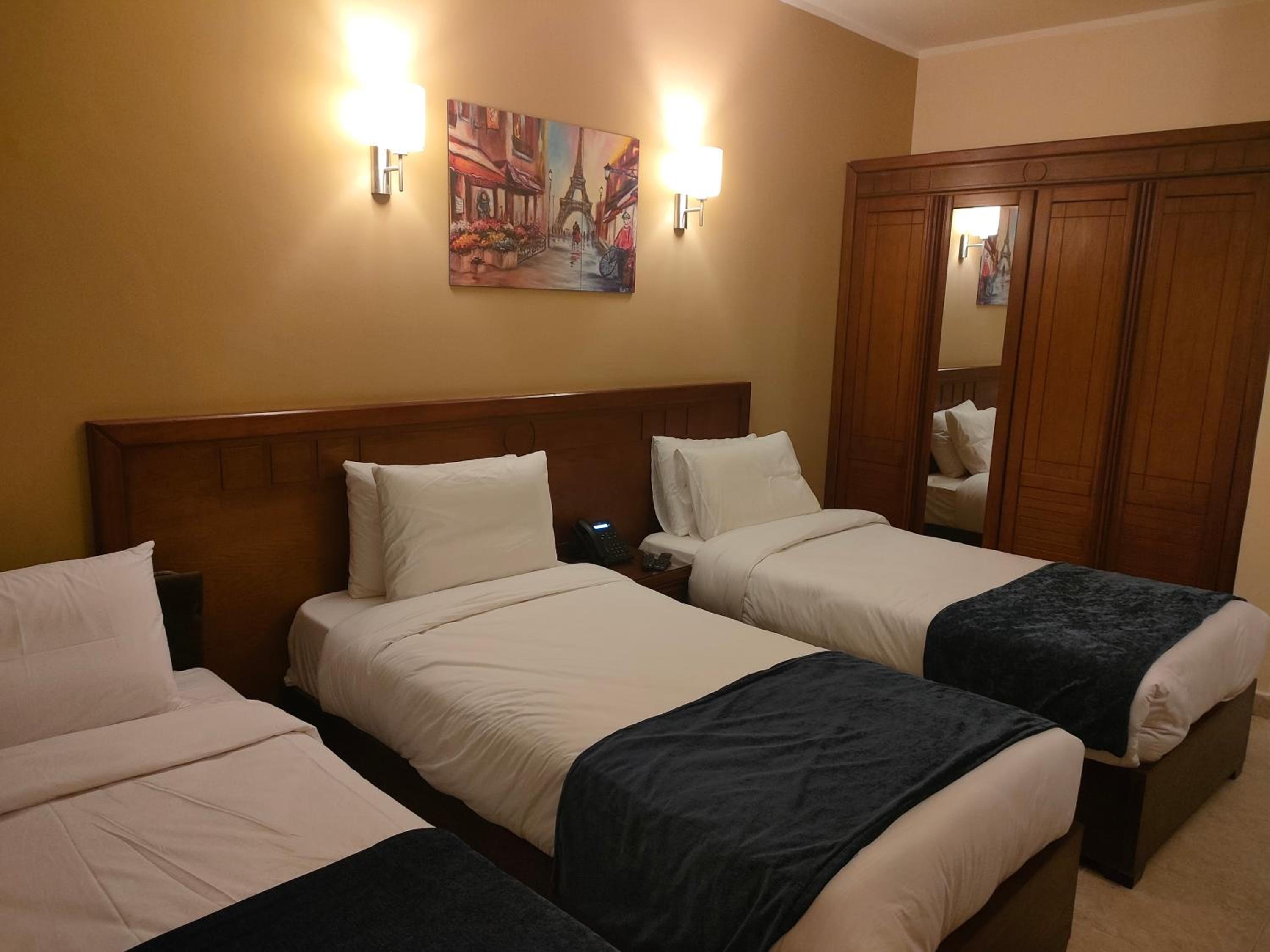 Standard Triple Room photo 2