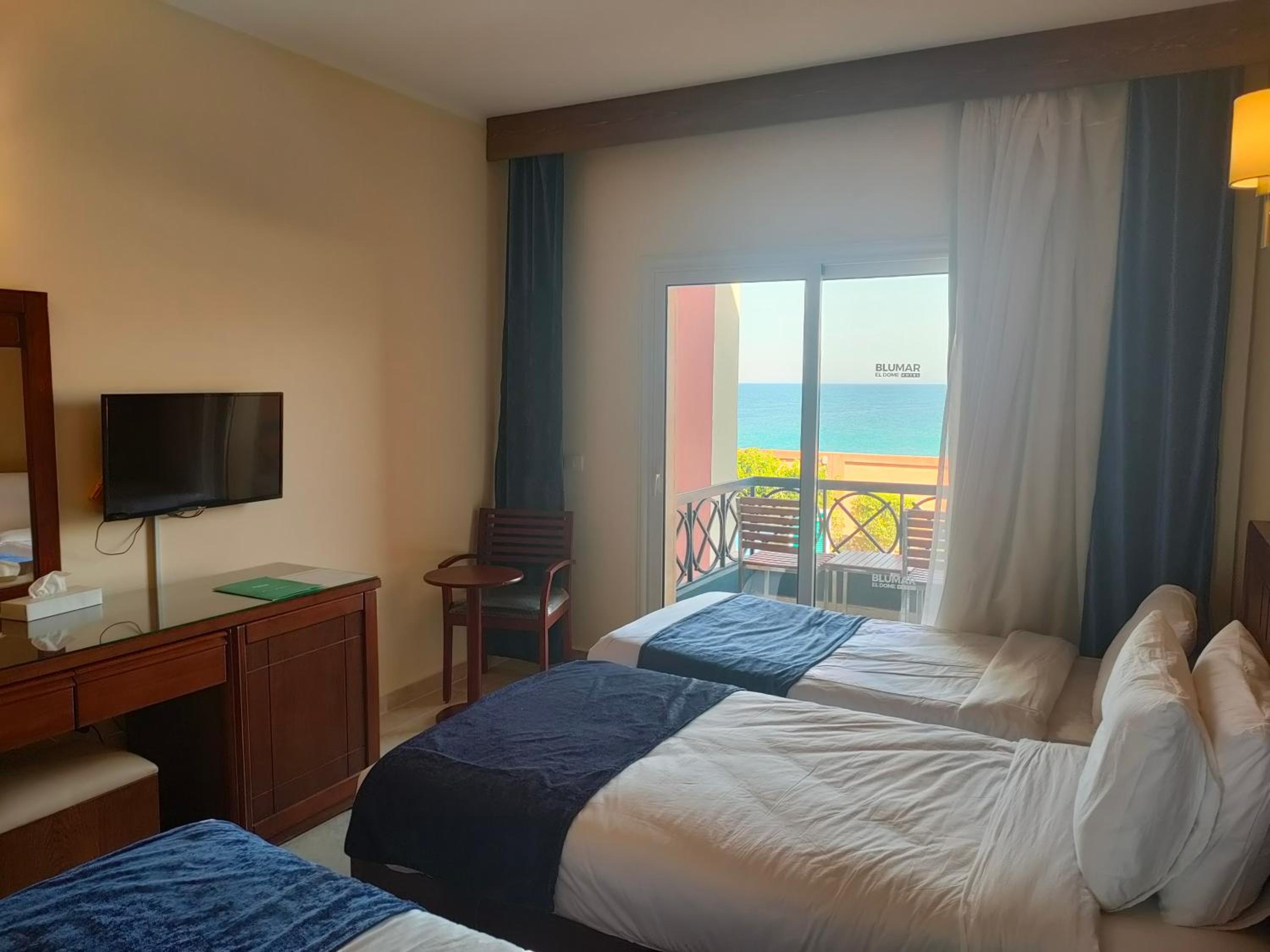 Deluxe Triple Room with Sea View photo 1