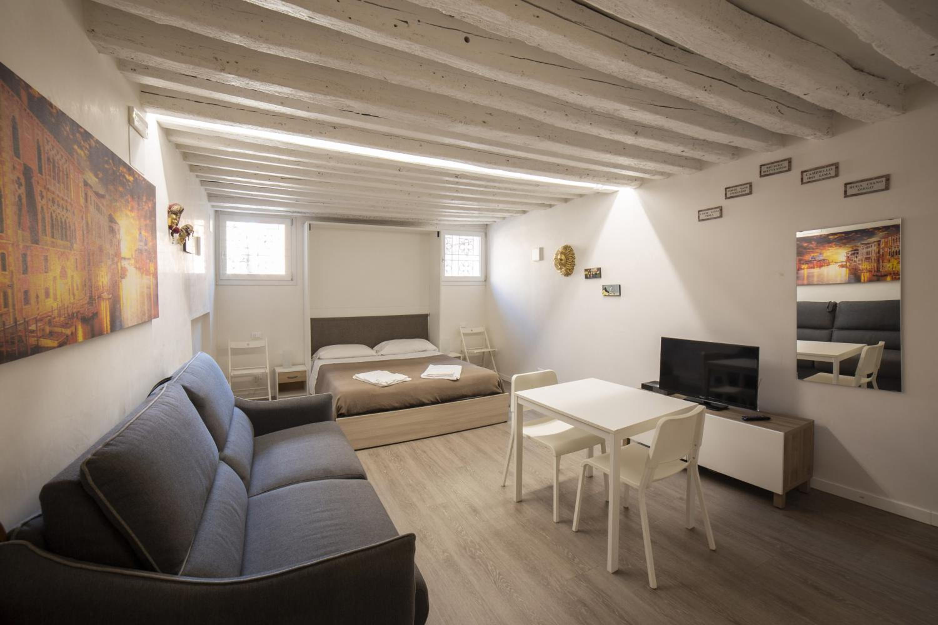 Apartment photo 3