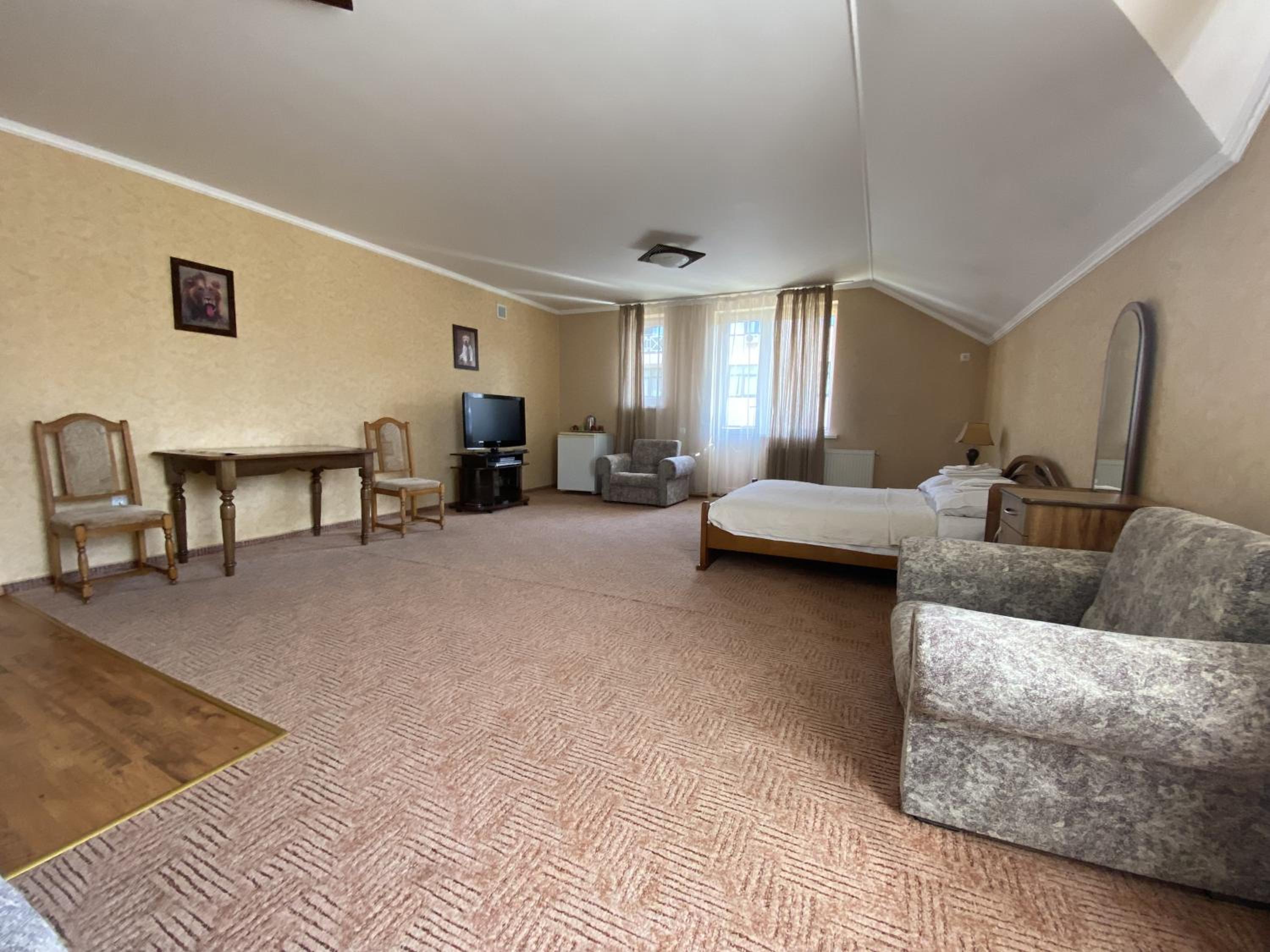 Superior Triple Room photo 2