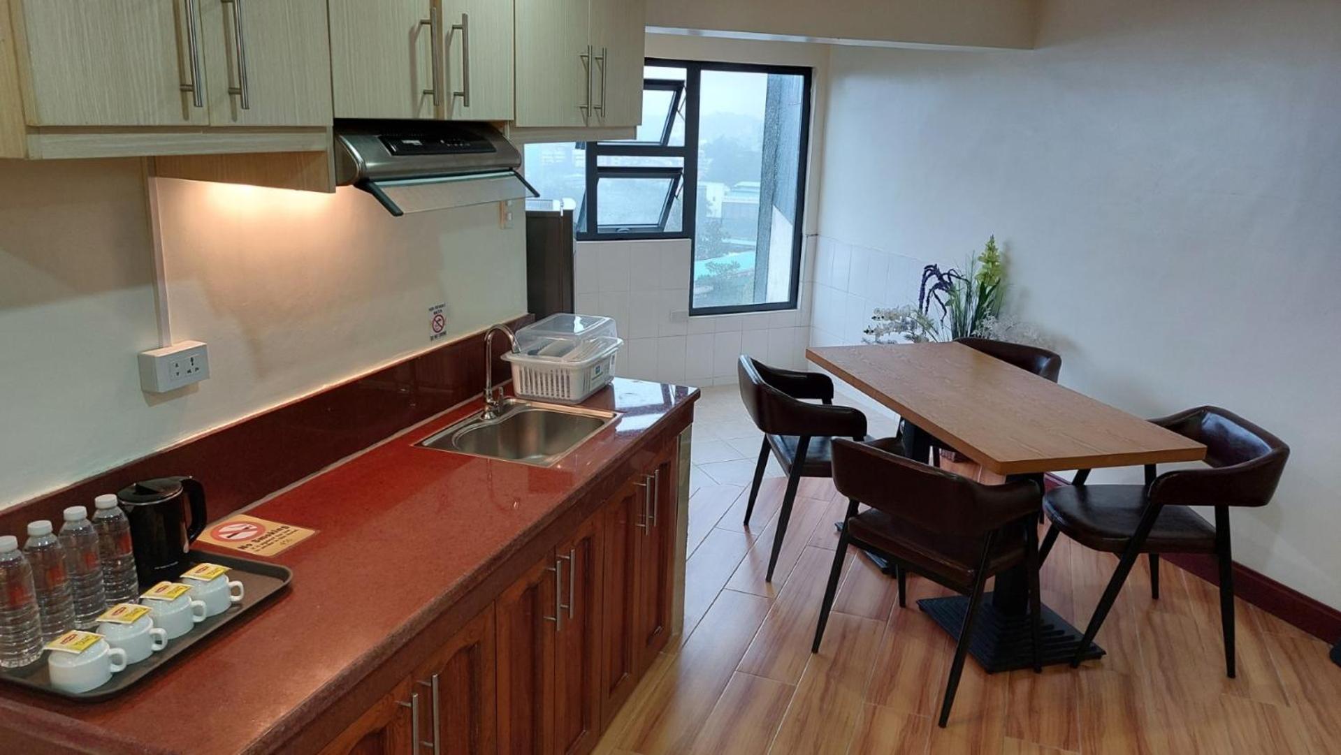 Deluxe Quadruple Room - Photo 4