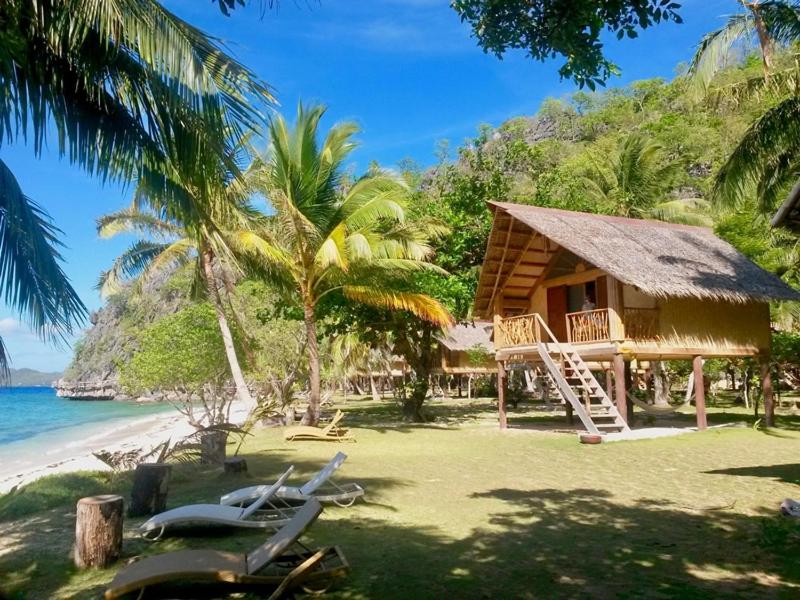 Beachside Chalet with Air Conditioner photo 3
