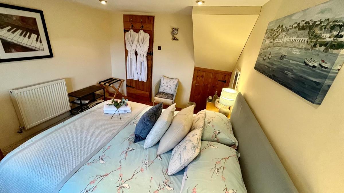 Deluxe King Room photo 1