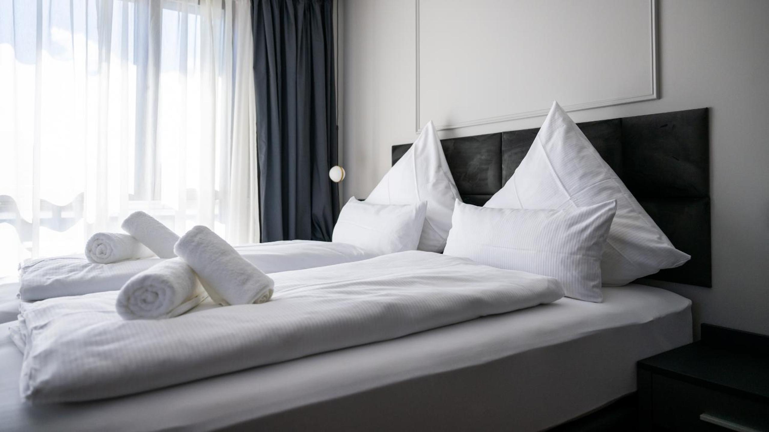 Double Room - Photo 9