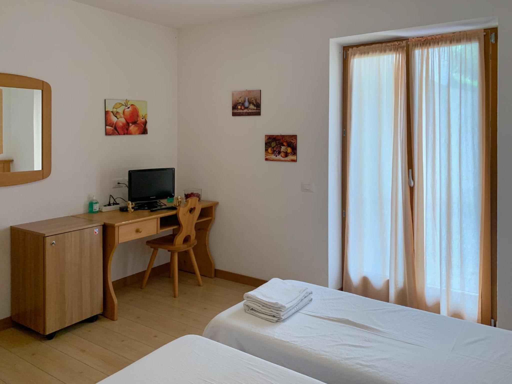 Deluxe Twin Room - Photo 3