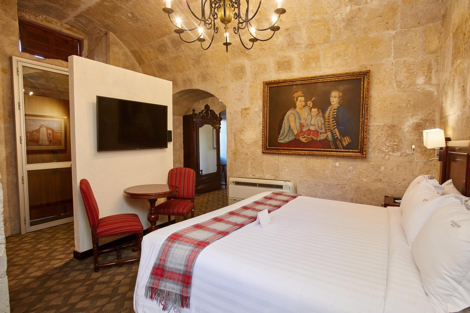 Suite - Photo 2