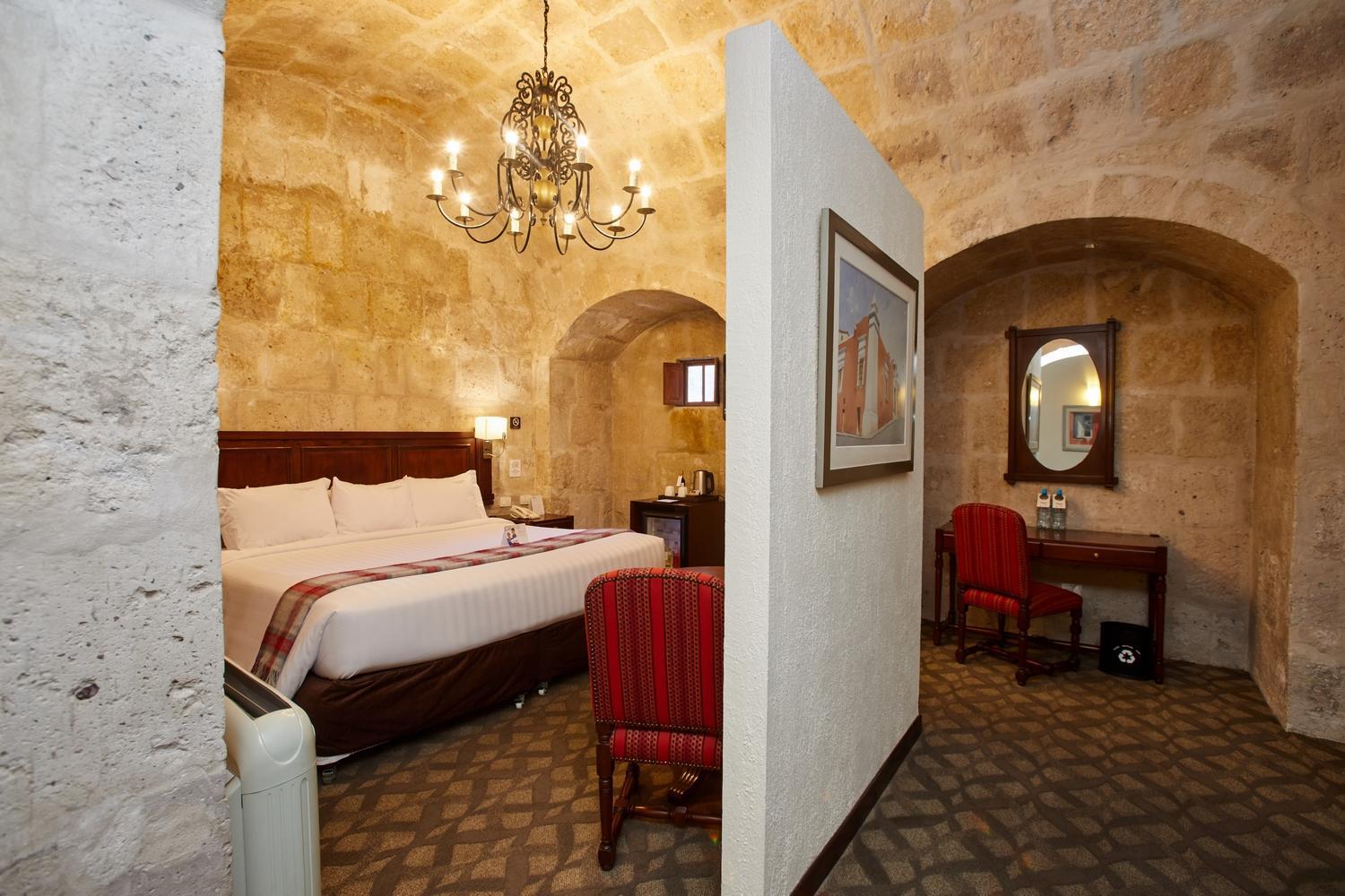 Suite - Photo 3