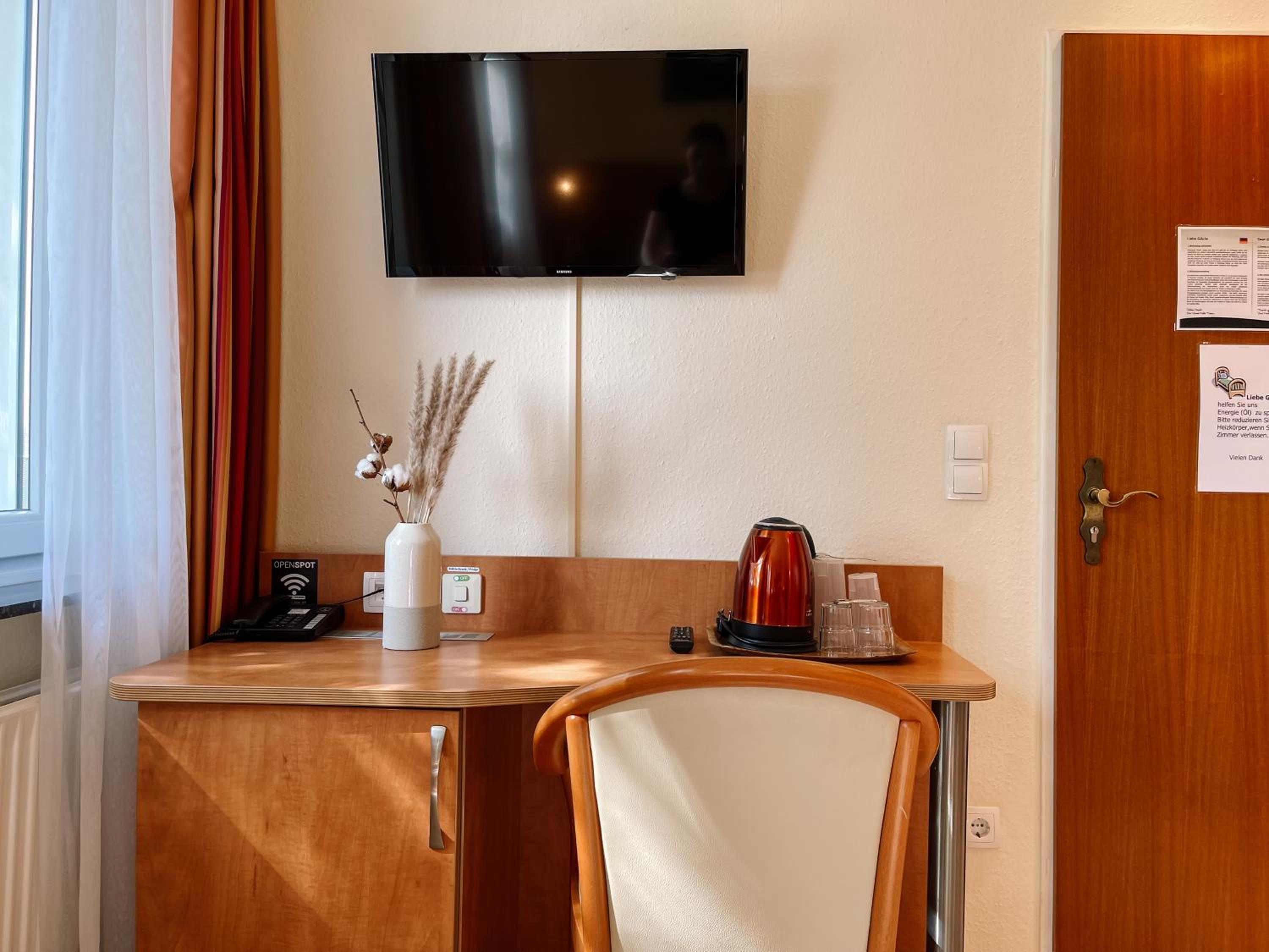 Double Room - Photo 6